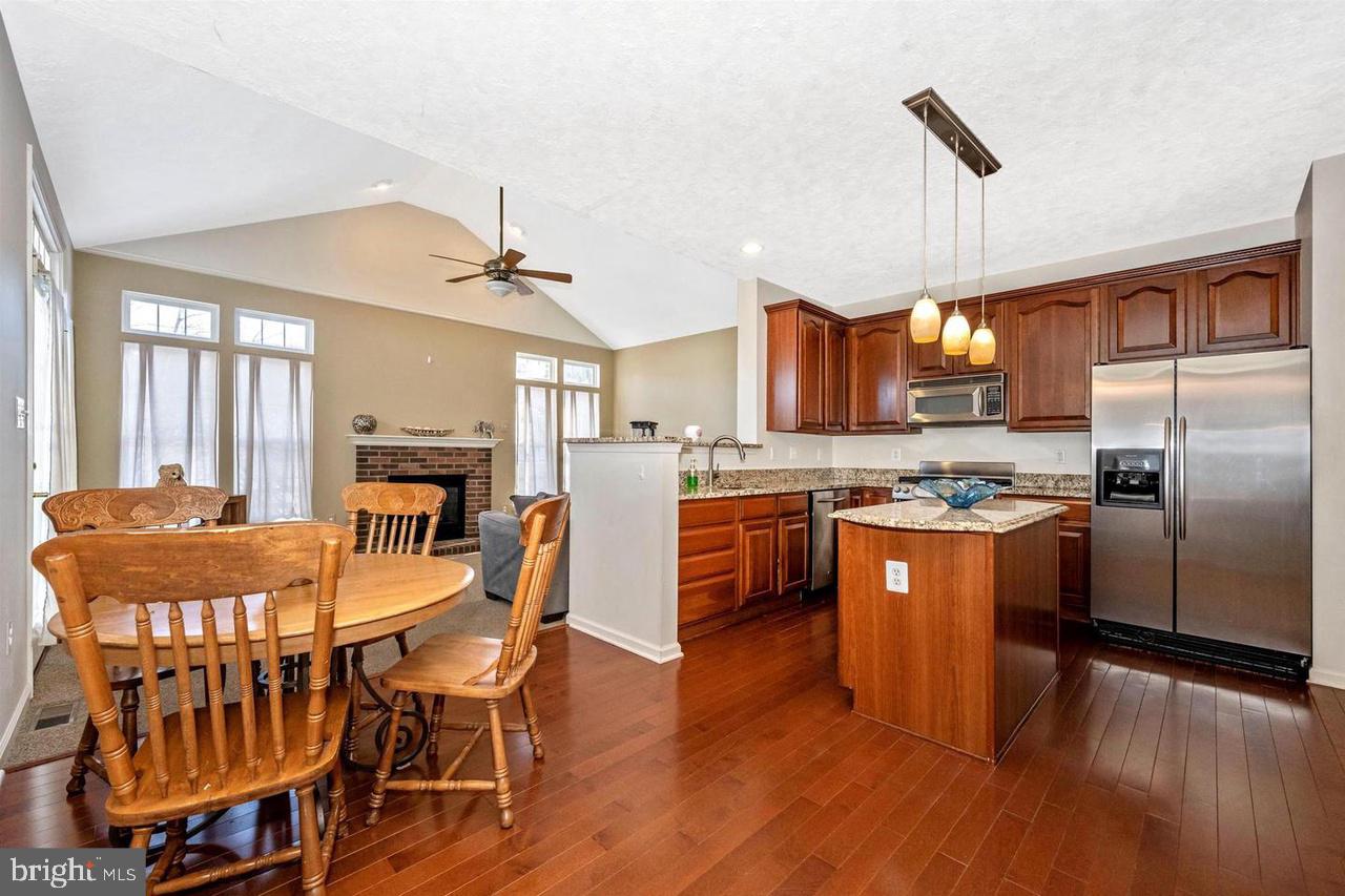 DEARBOUGHT - Residential Lease