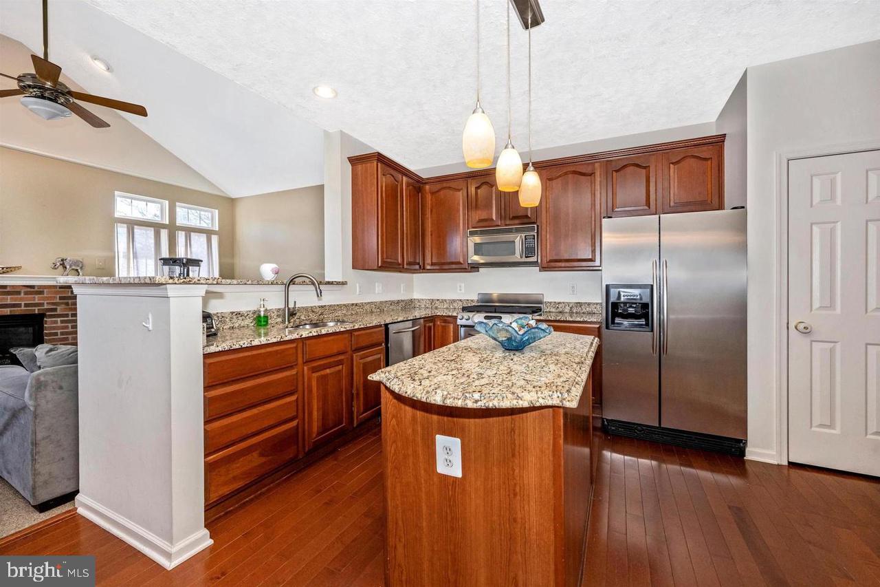 DEARBOUGHT - Residential Lease