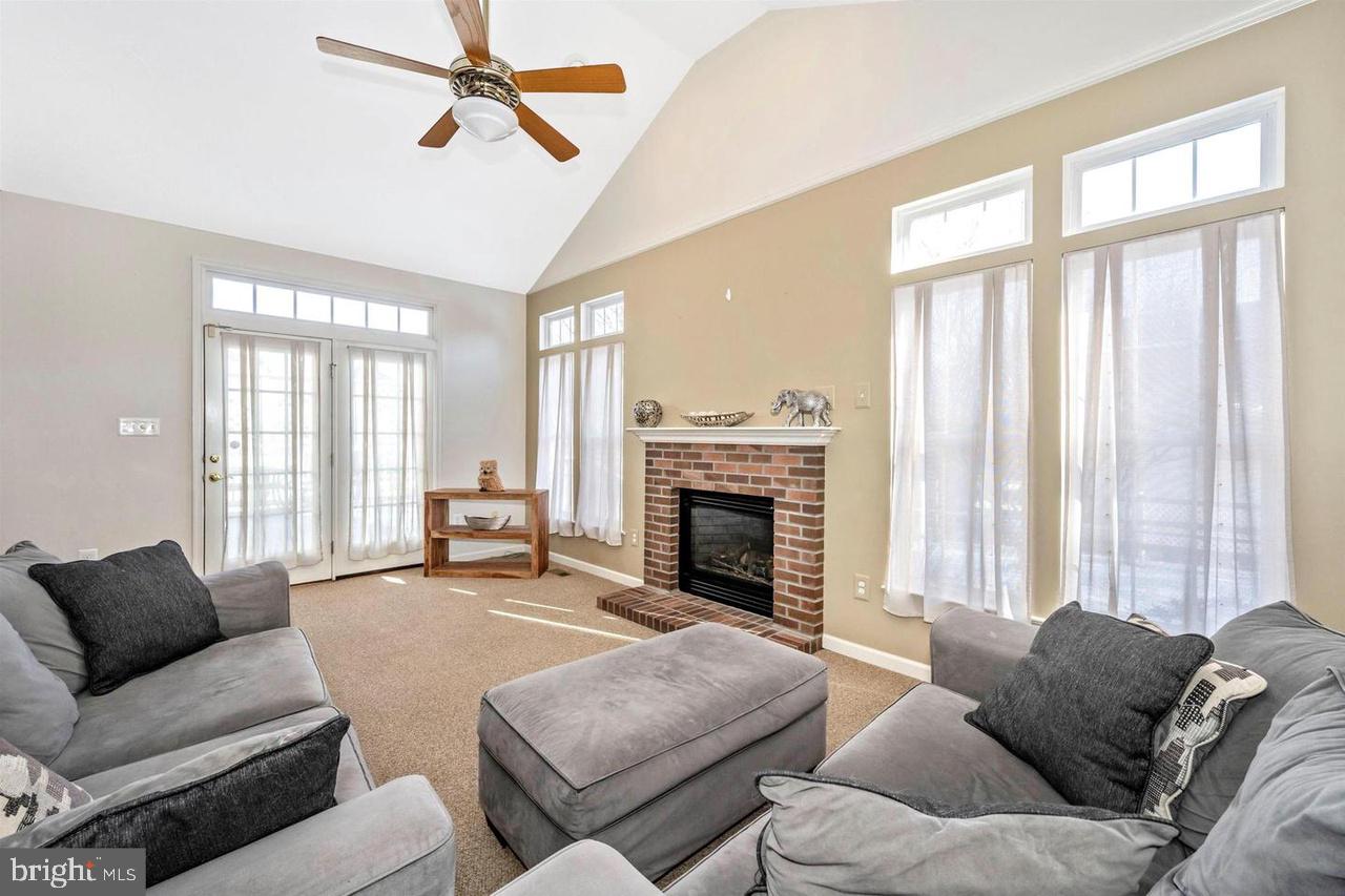 DEARBOUGHT - Residential Lease