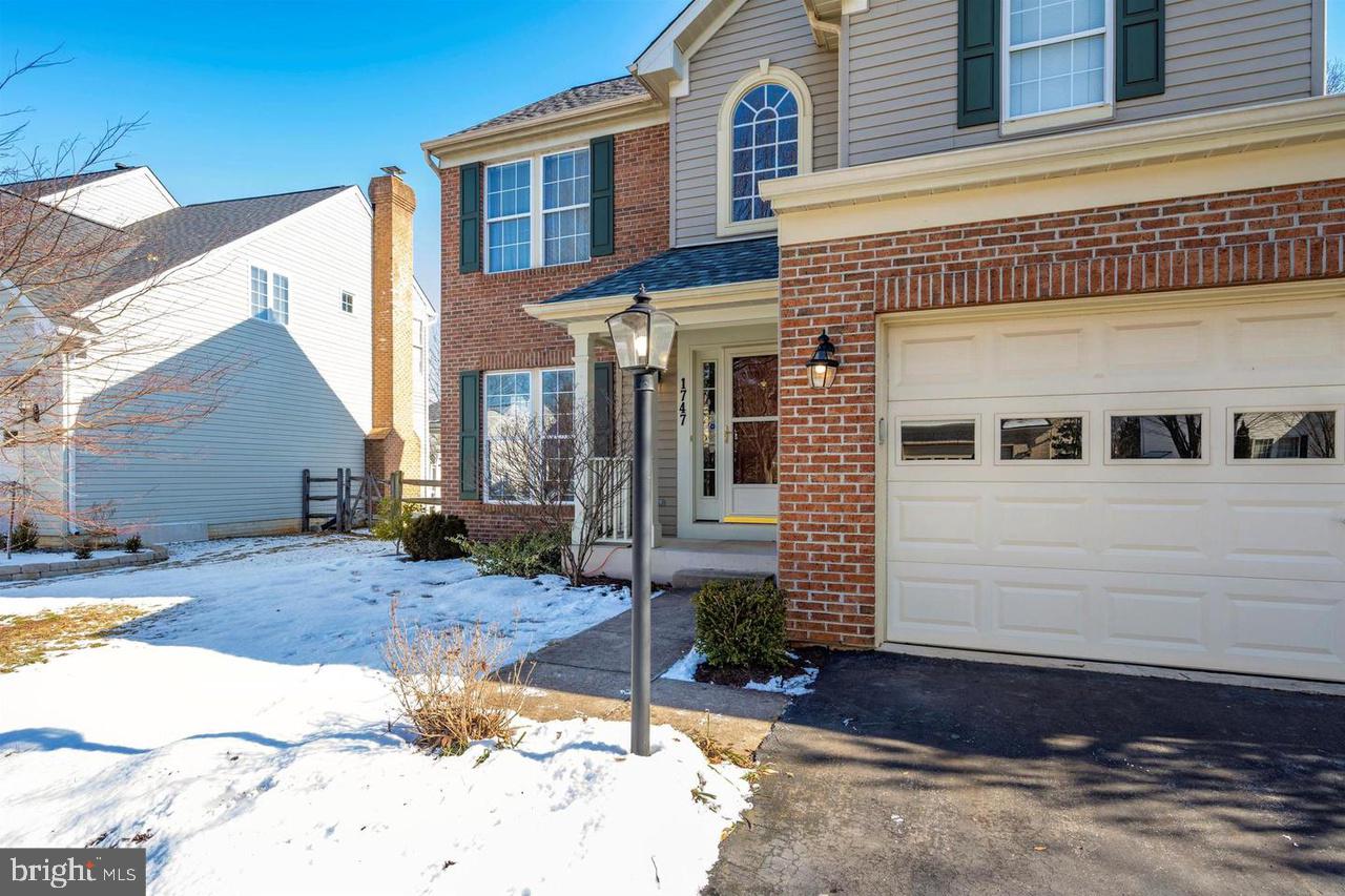 DEARBOUGHT - Residential Lease