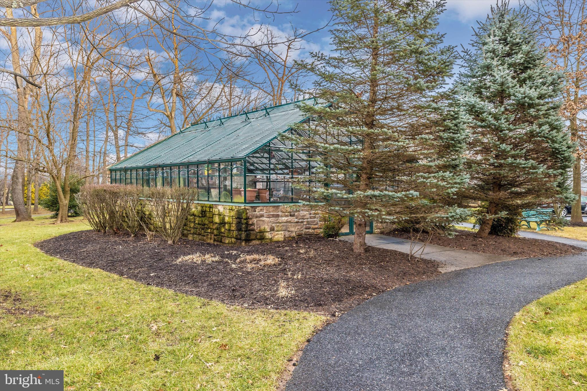 WYNDHAM COMMON - Residential