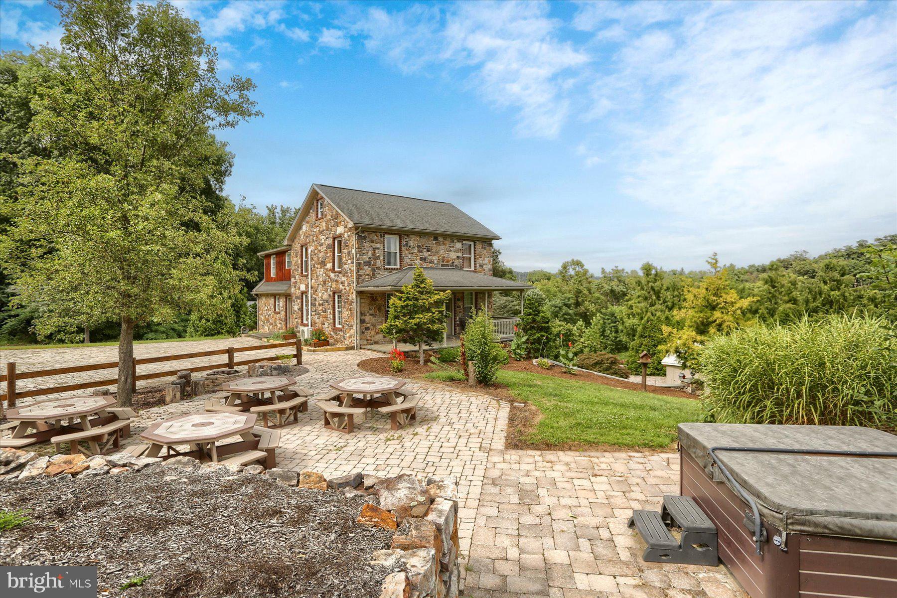 1323 COUCHTOWN ROAD