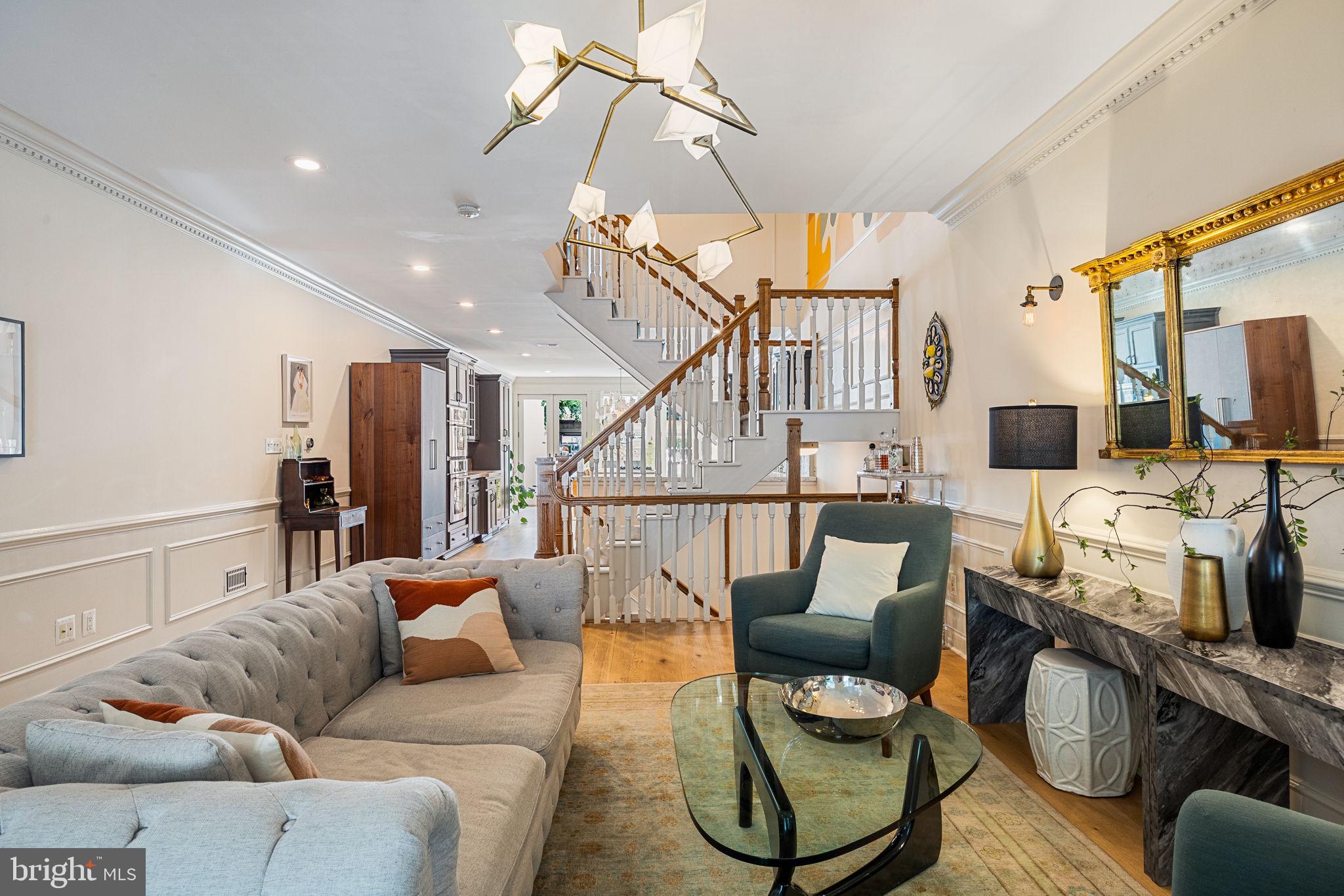 609 S 9TH STREET