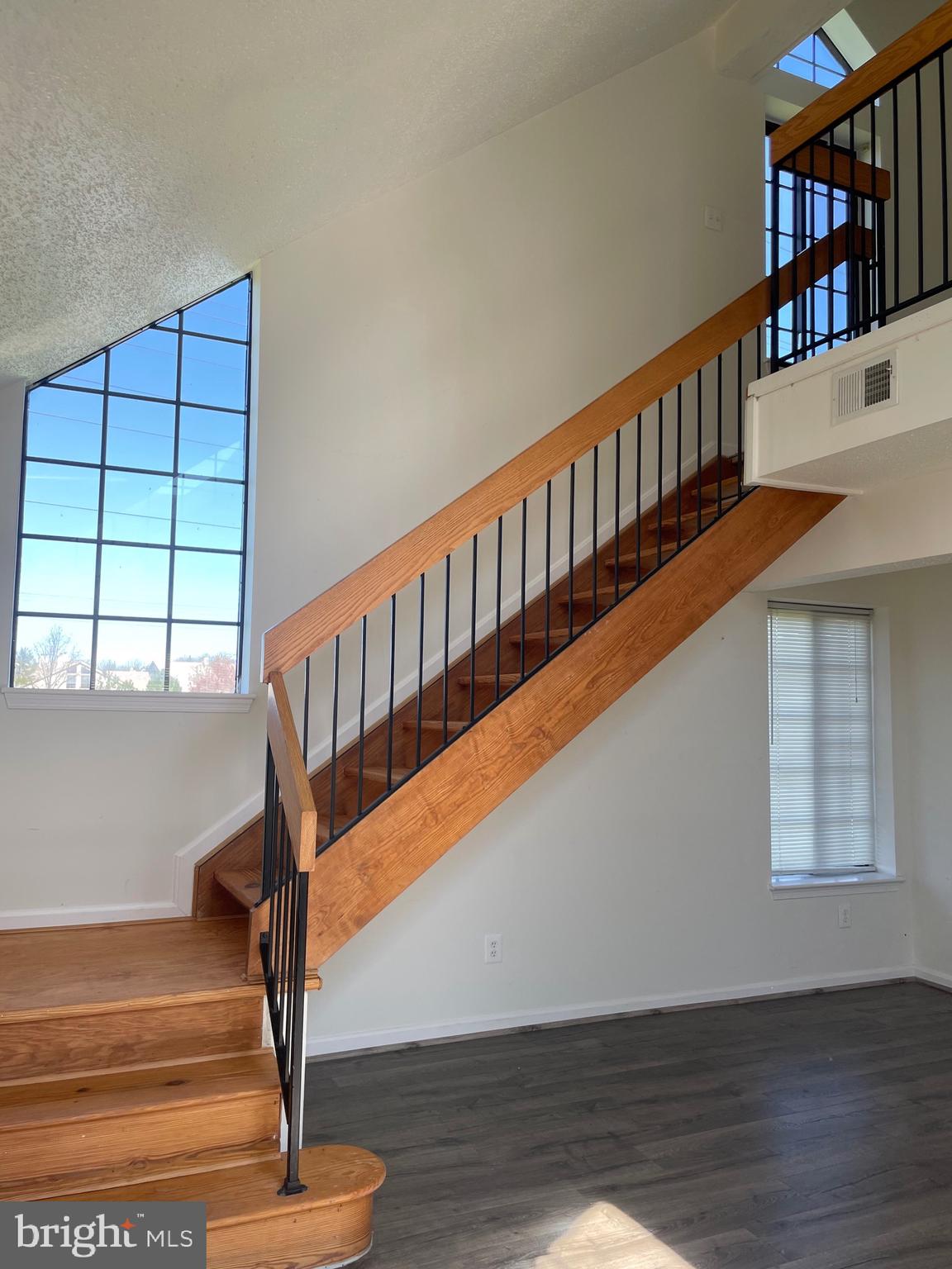 TIERS AT MANCHESTER LAKE - Residential Lease