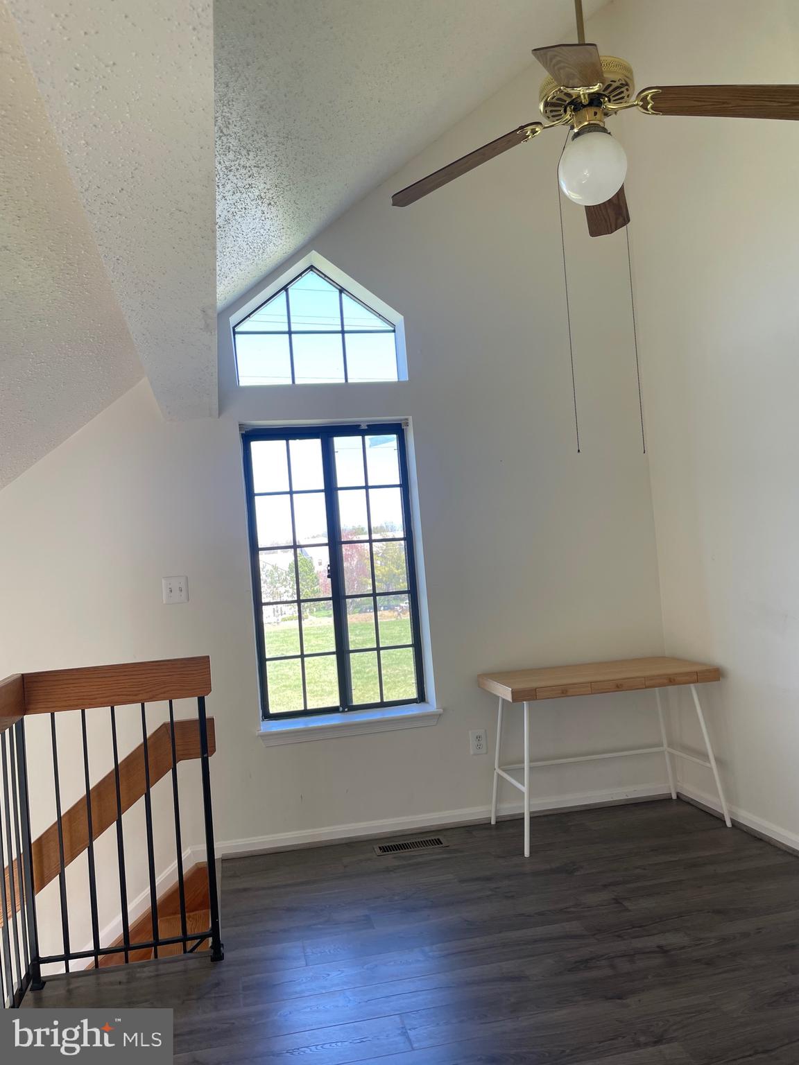 TIERS AT MANCHESTER LAKE - Residential Lease