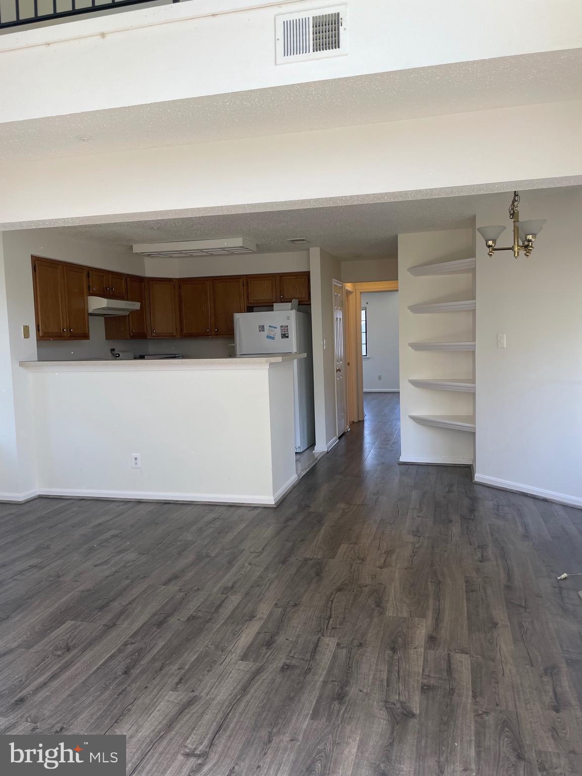 TIERS AT MANCHESTER LAKE - Residential Lease