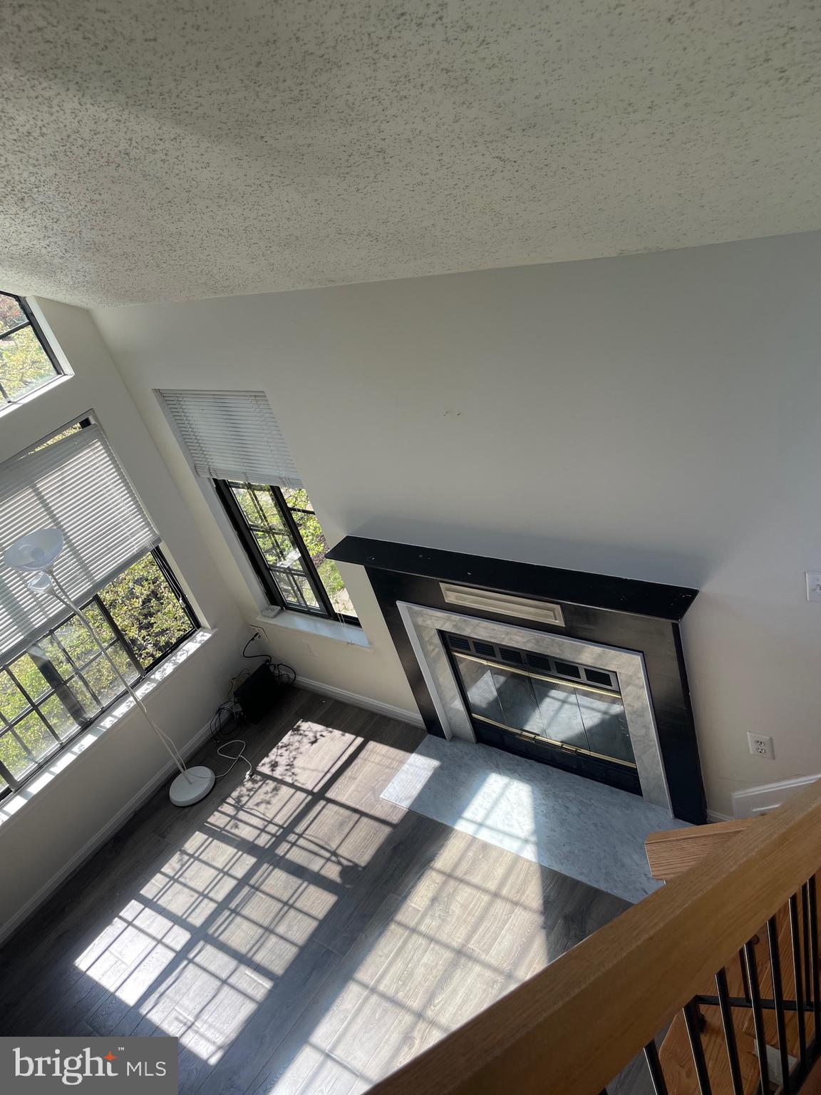 TIERS AT MANCHESTER LAKE - Residential Lease