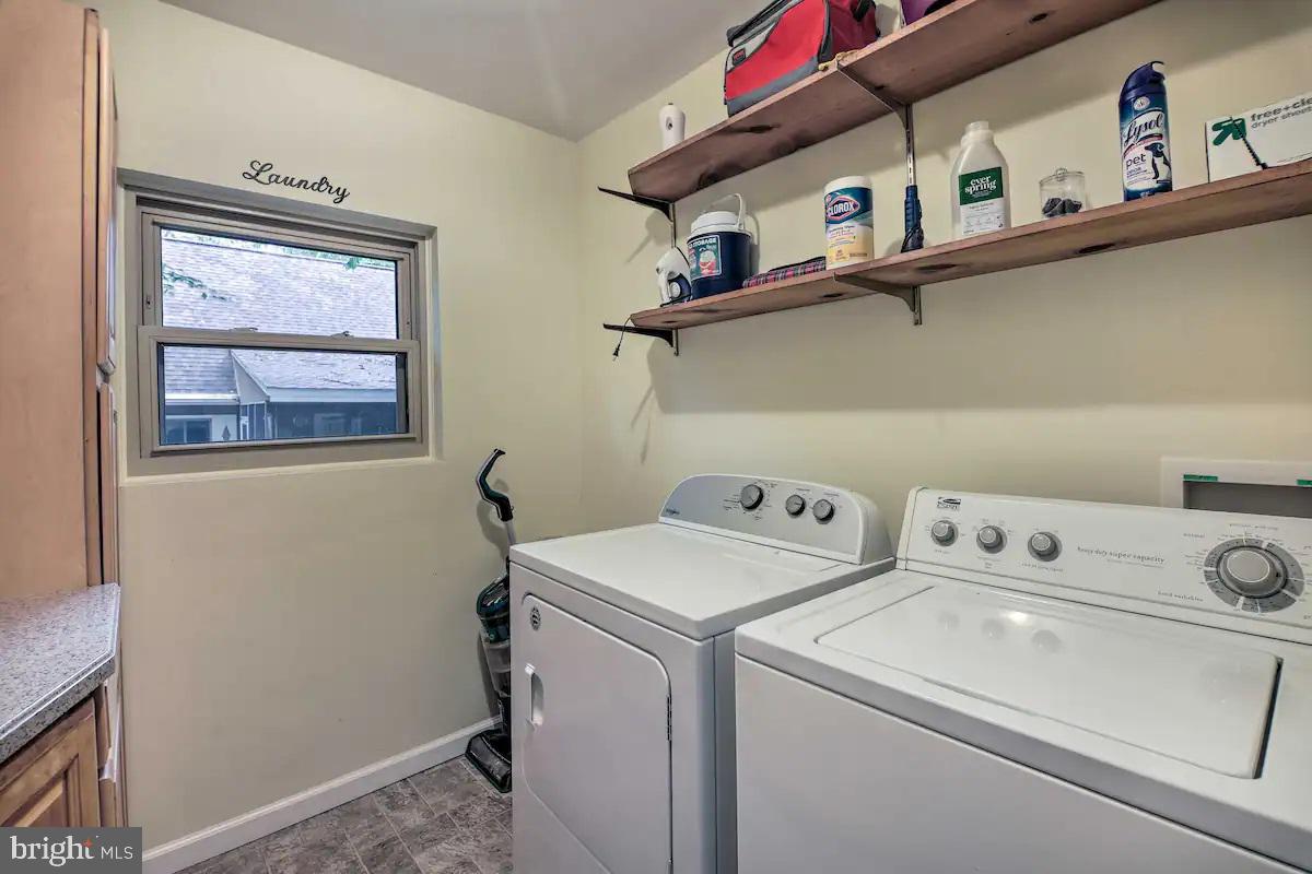 ARROWHEAD LAKES - Residential