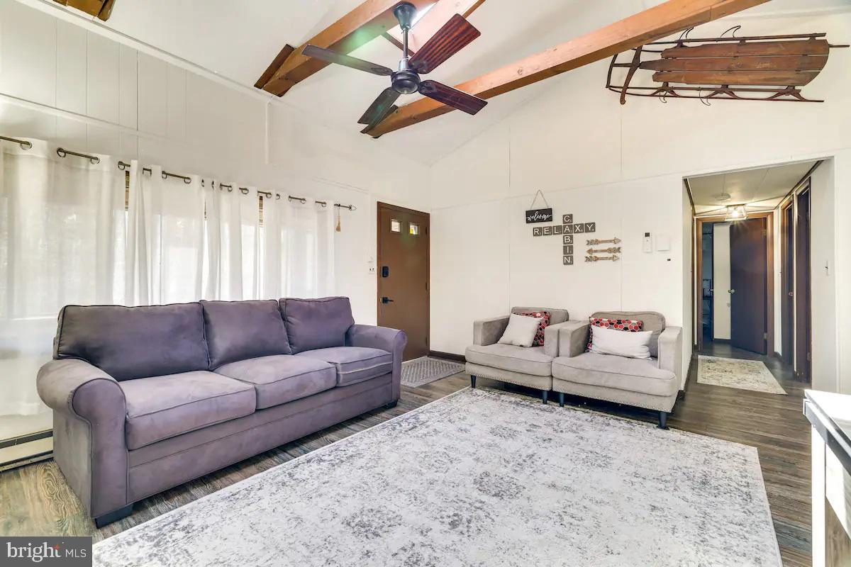 ARROWHEAD LAKES - Residential