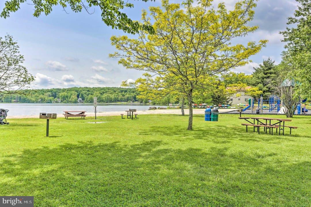 ARROWHEAD LAKES - Residential