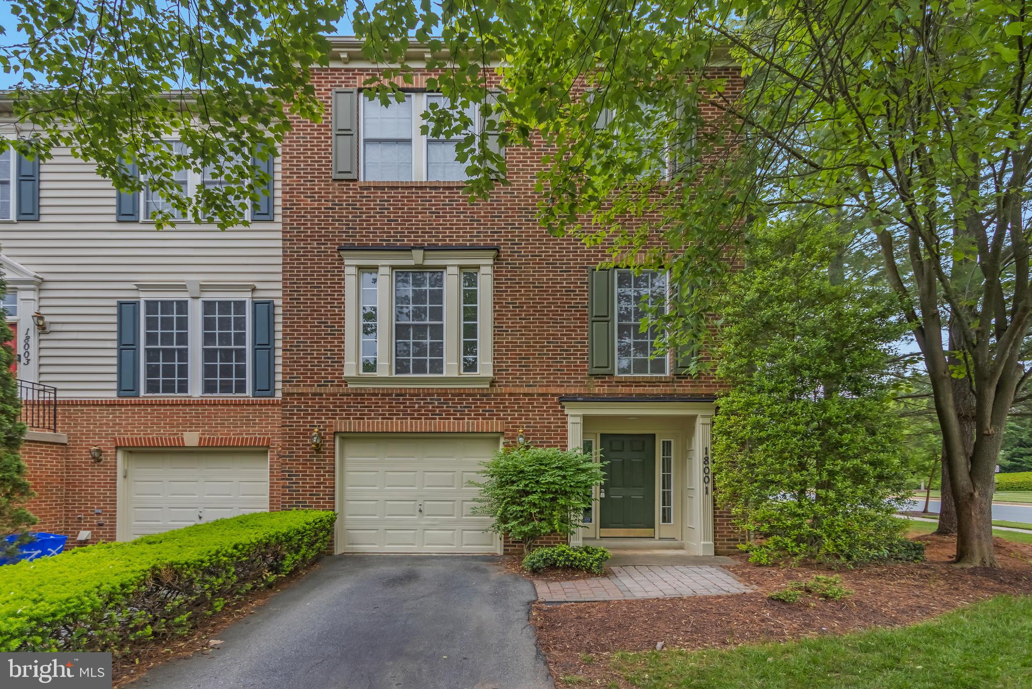 Fully renovated spacious end unit town house. stainless steel kitchen appliance. quatz counter top. Large kitchen island. Vinyl plank fooring on lower and upper levels and staircases. Re-surfaced hardwood floor main level. 1-car garage. Previous model home, loaded with options. Beautiful Kingsview Village community with outdoor pool. Close to Germantown Sports Complexes/recreation center. Northwest HS, Kingsview MS, Matsunaga ES. Immediately available. MUST BE GOOD CREDIT.