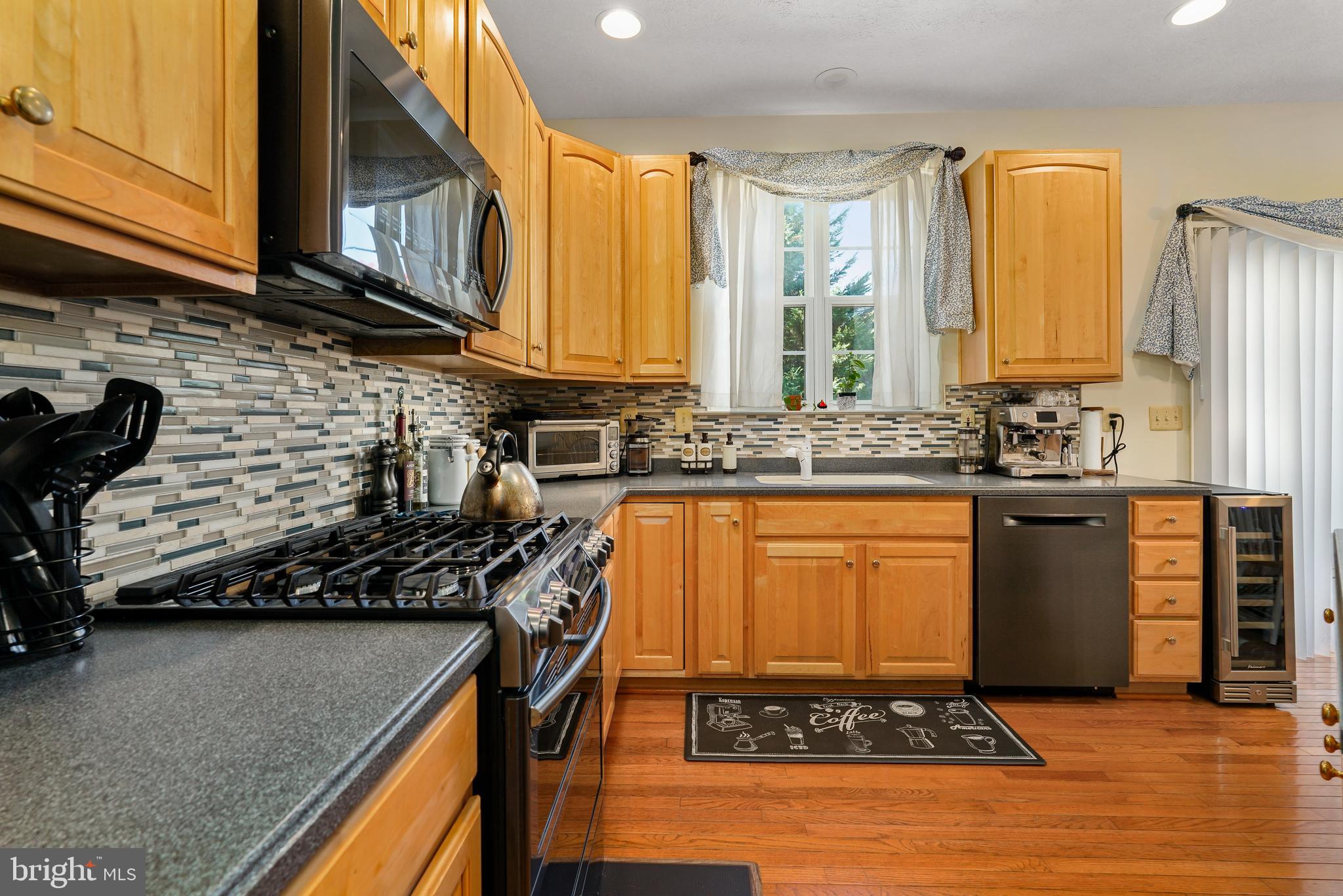 FOREST KNOLL - Residential