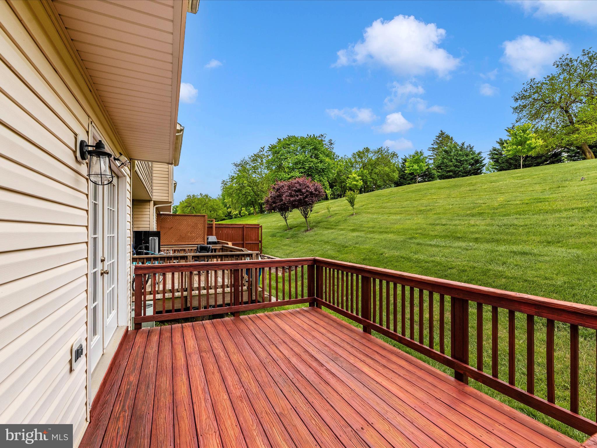 WHISPERING RIDGE - Residential