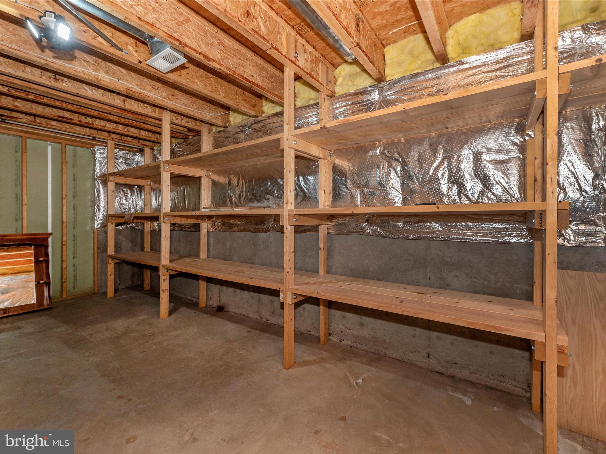 WHISPERING RIDGE - Residential