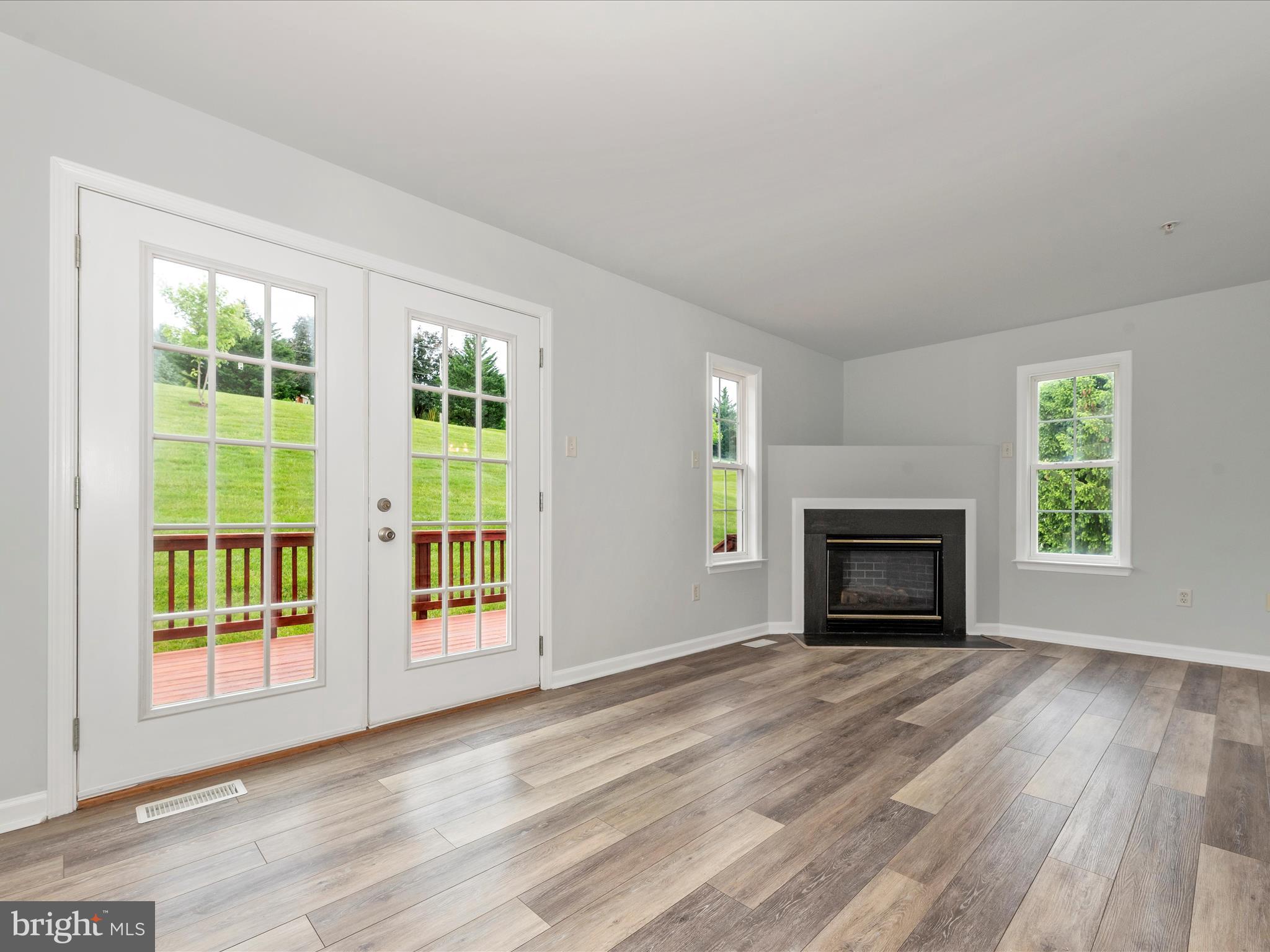 WHISPERING RIDGE - Residential