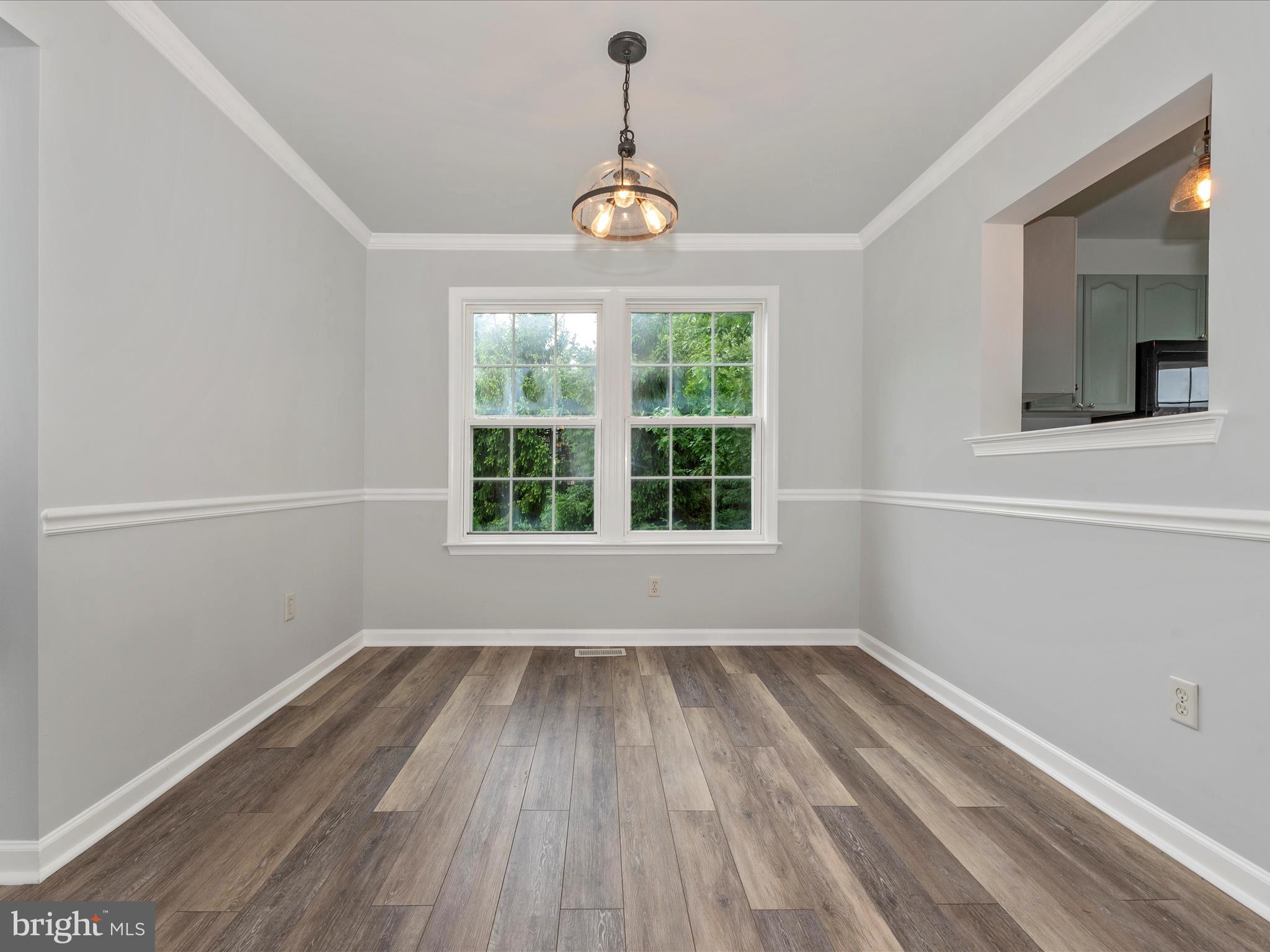 WHISPERING RIDGE - Residential