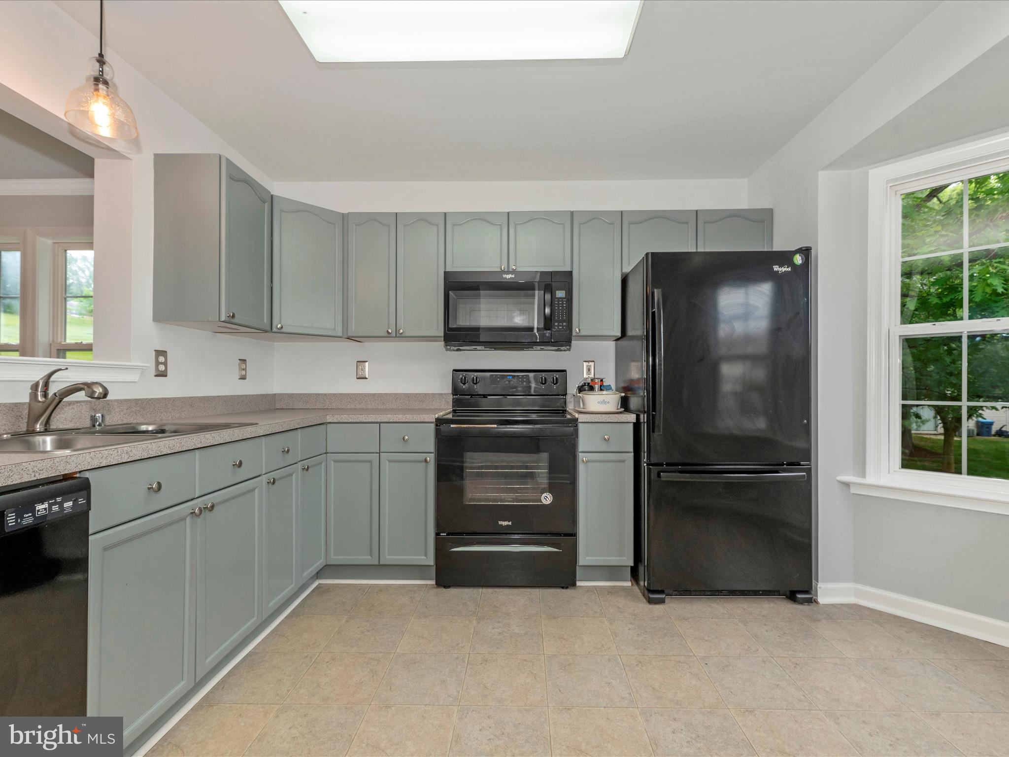 WHISPERING RIDGE - Residential