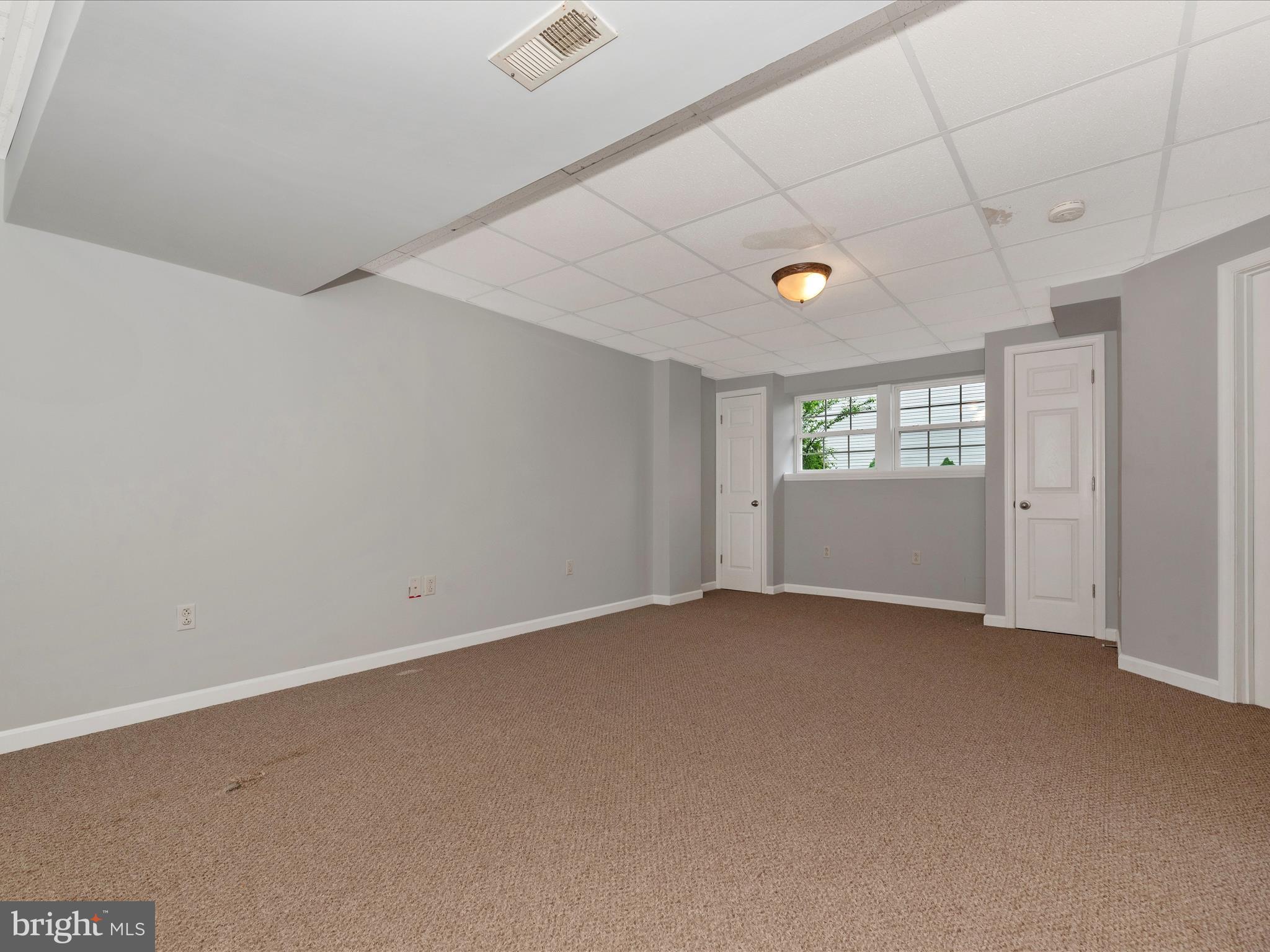 WHISPERING RIDGE - Residential