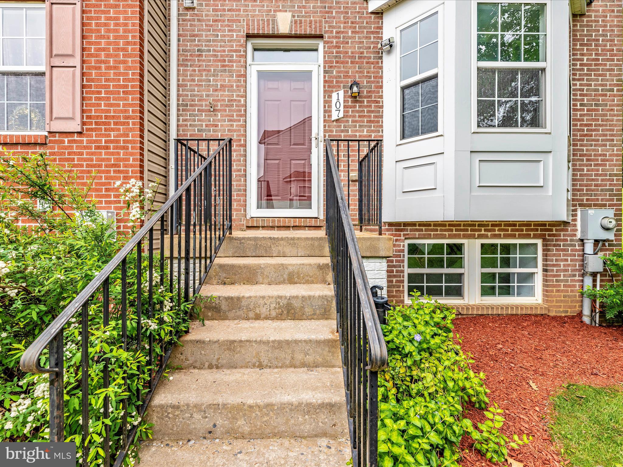 WHISPERING RIDGE - Residential