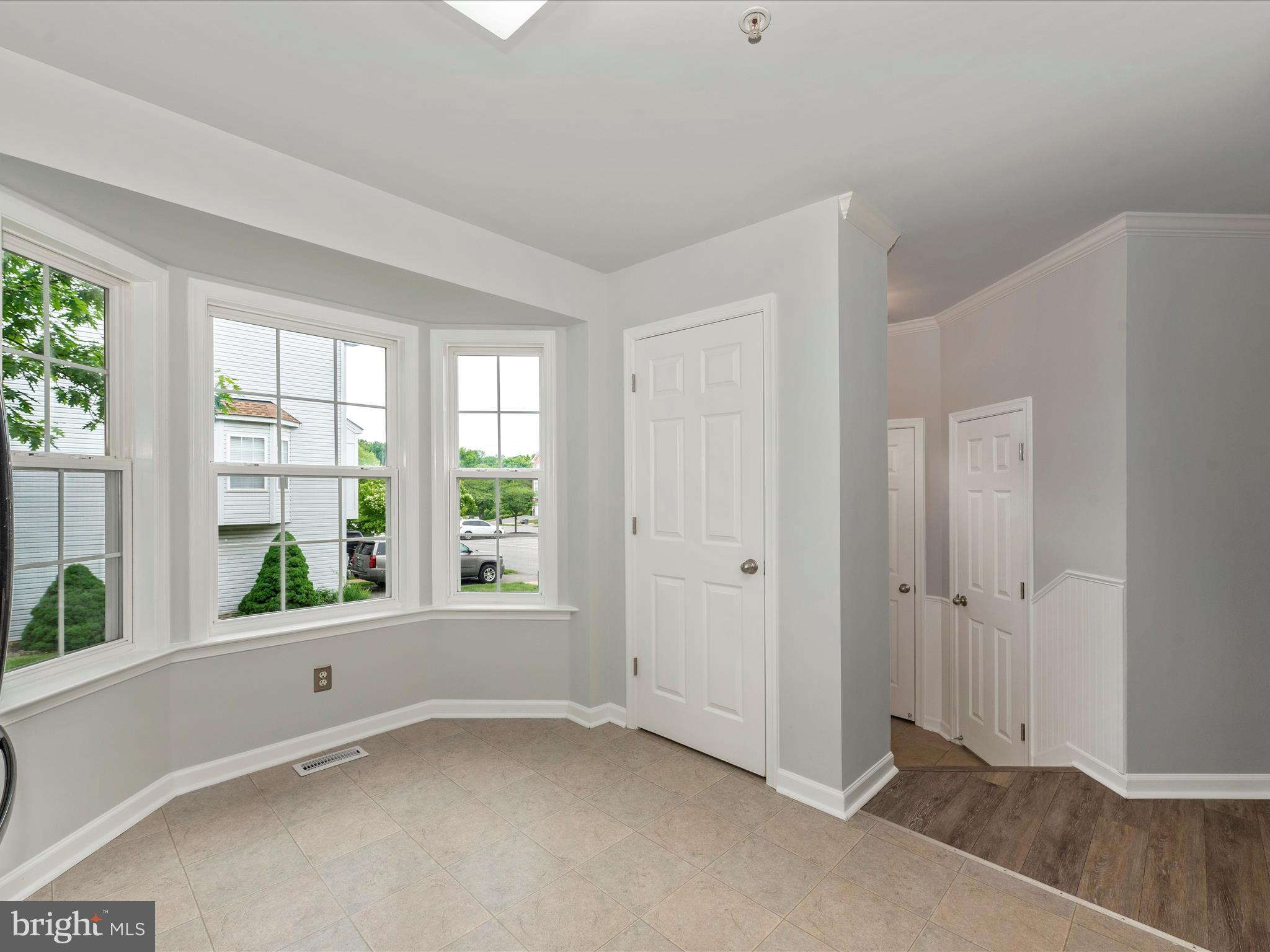 WHISPERING RIDGE - Residential