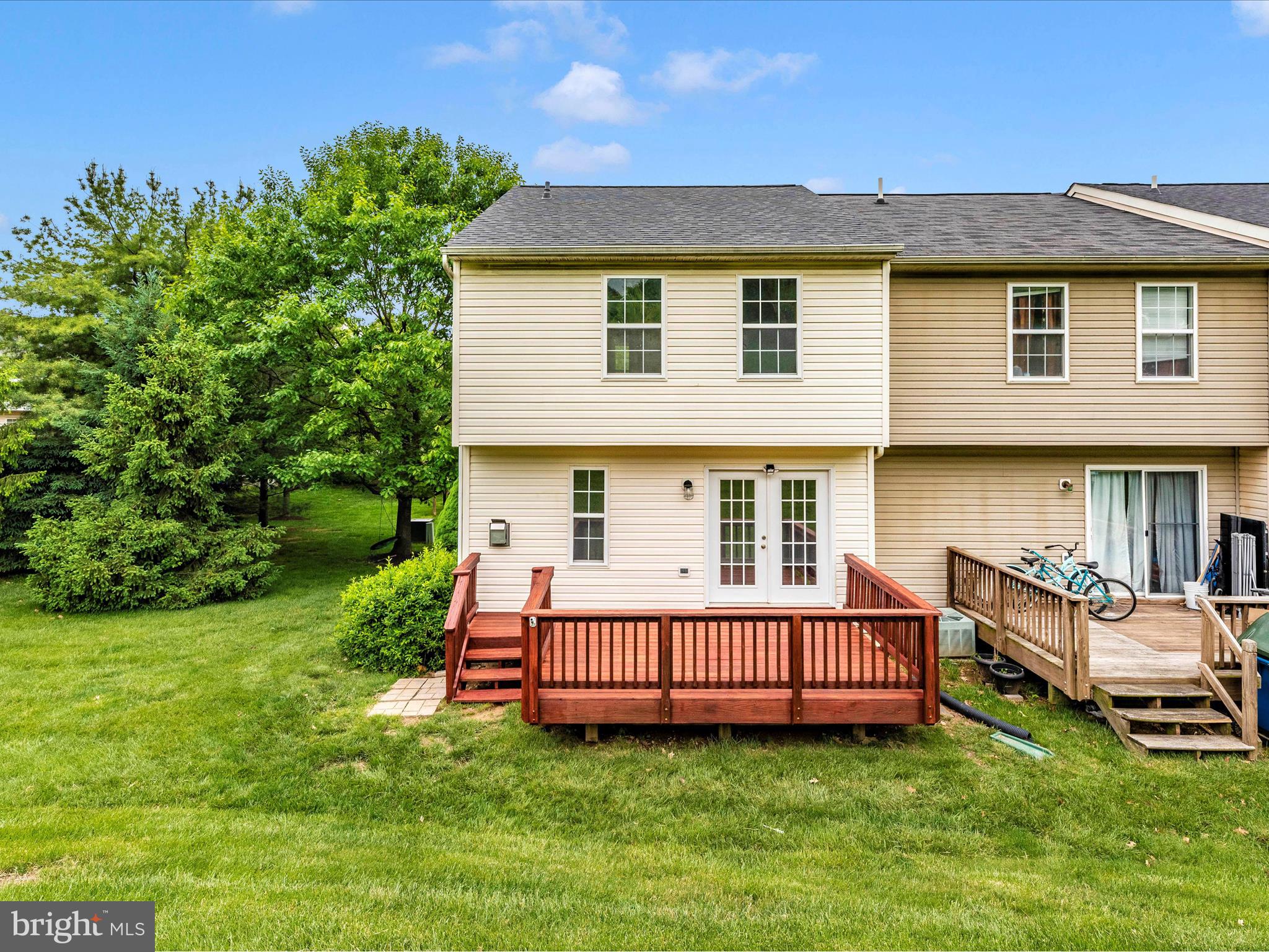 WHISPERING RIDGE - Residential