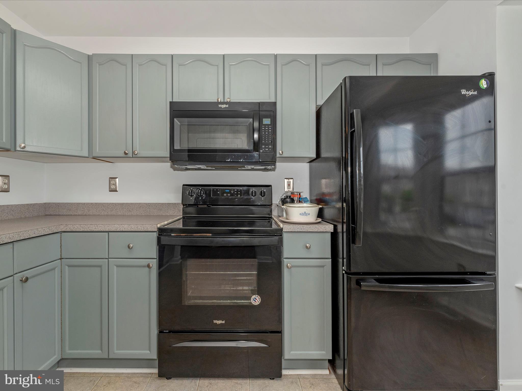 WHISPERING RIDGE - Residential