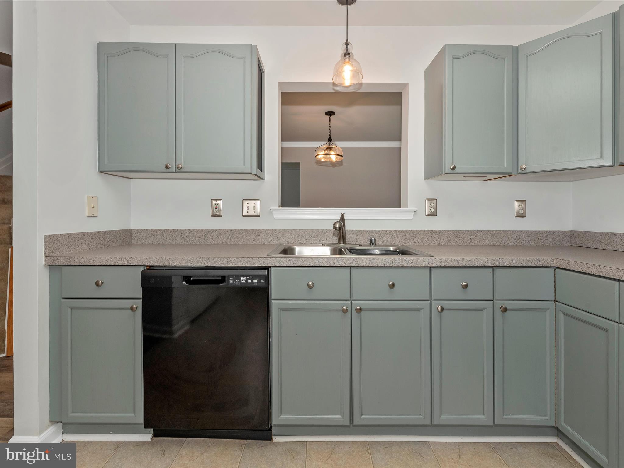 WHISPERING RIDGE - Residential