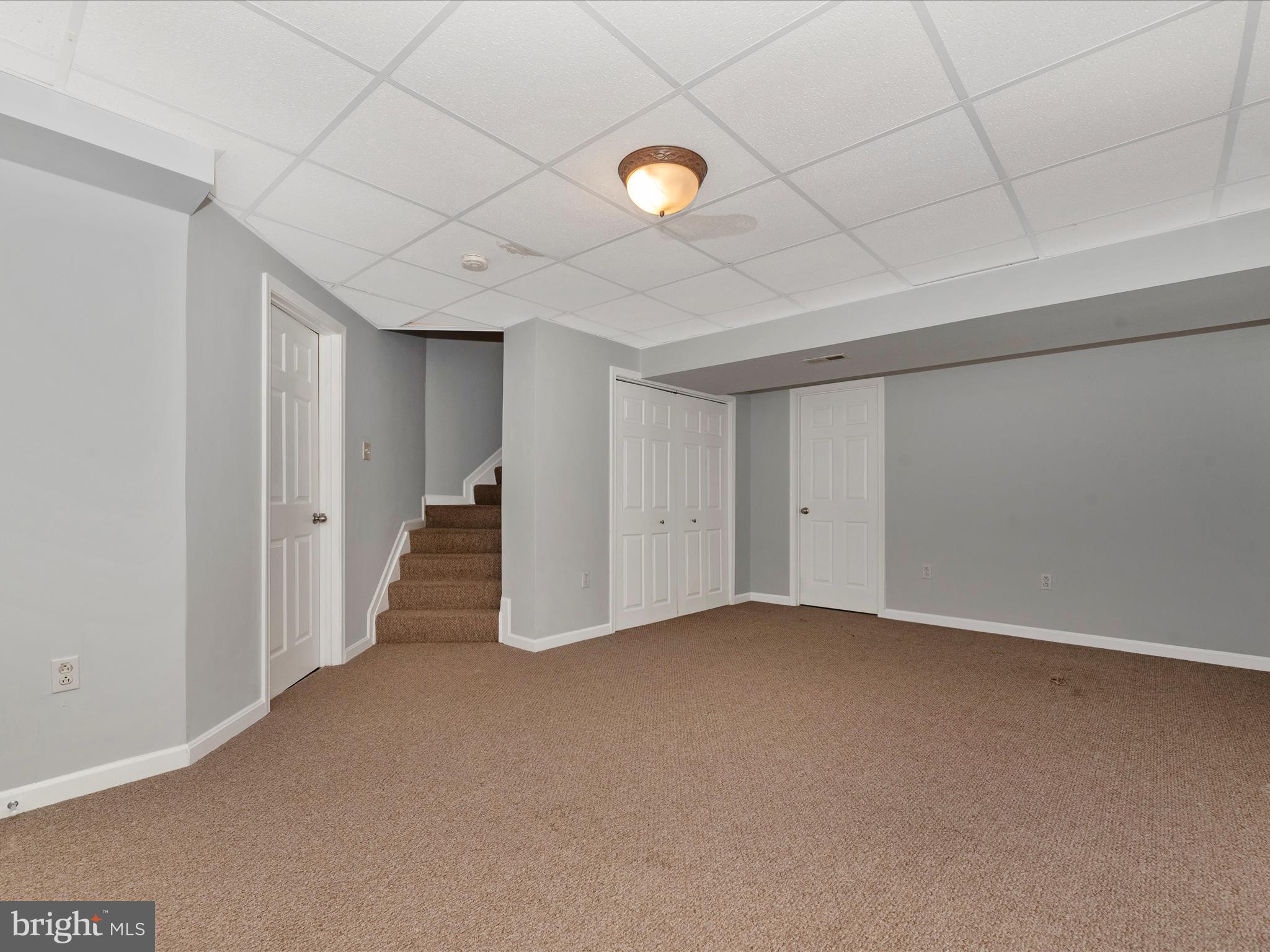 WHISPERING RIDGE - Residential