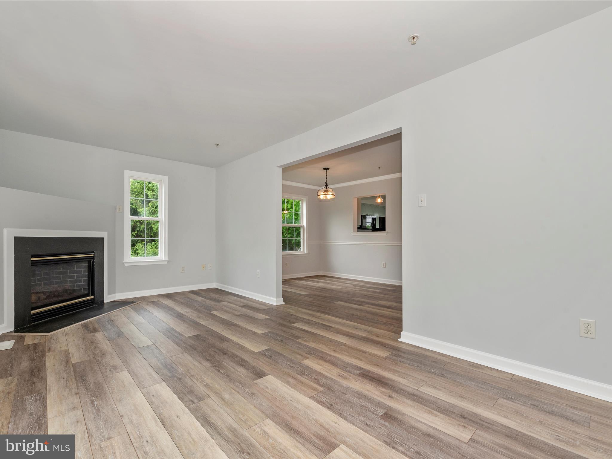 WHISPERING RIDGE - Residential