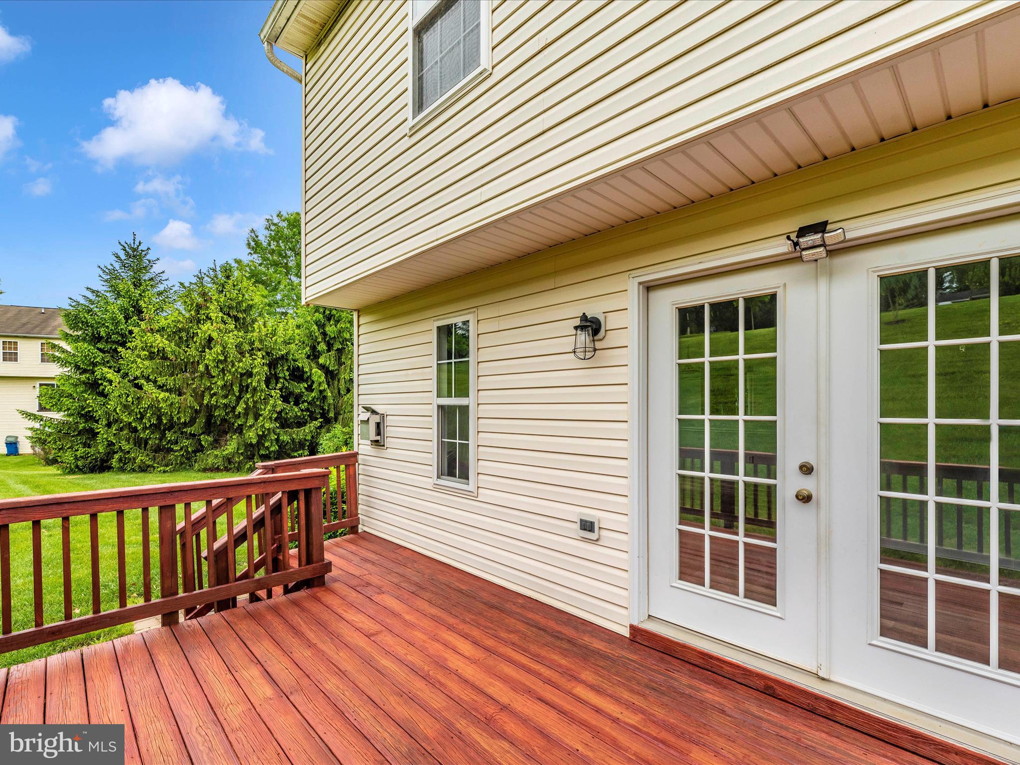 WHISPERING RIDGE - Residential