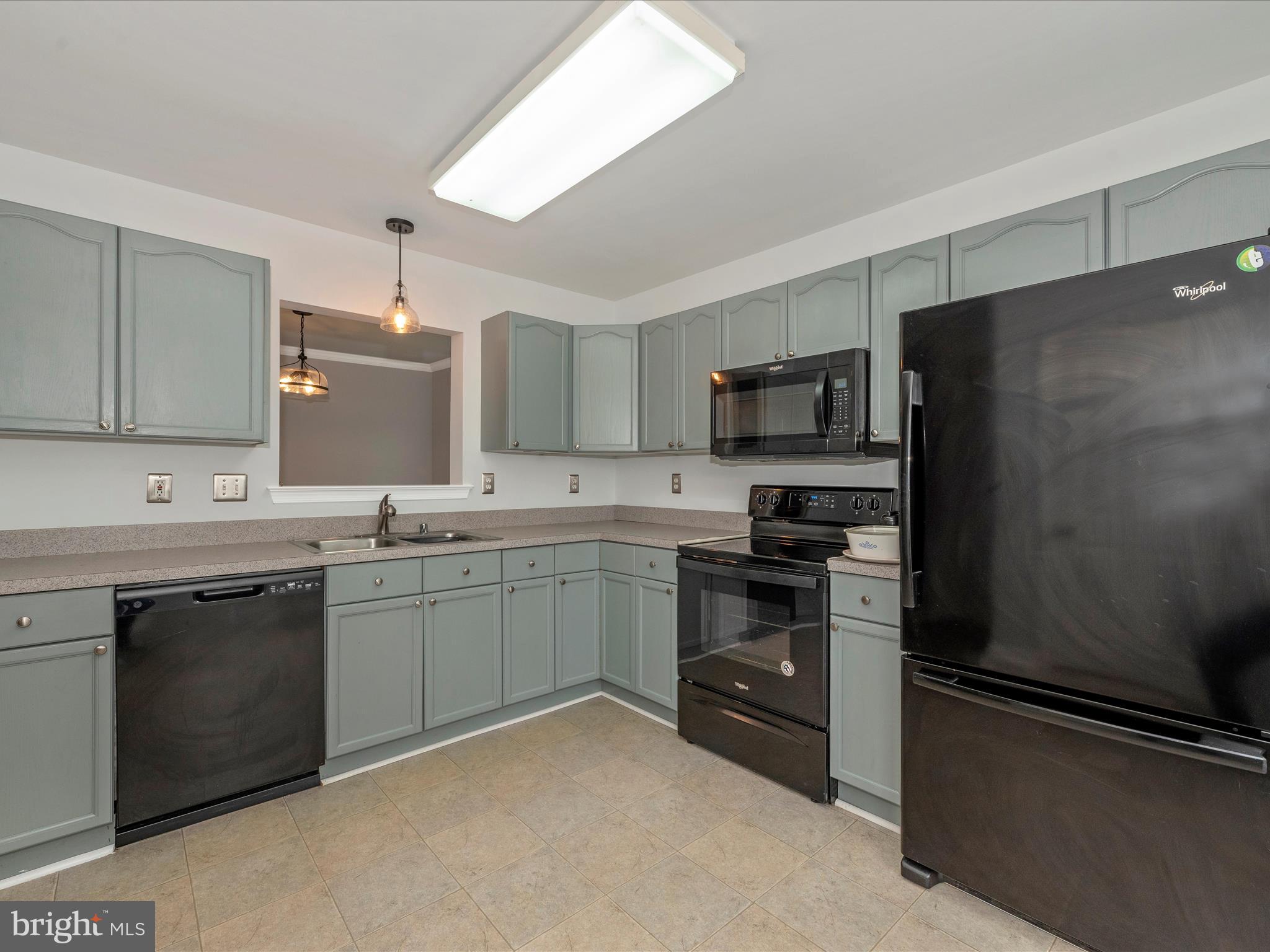 WHISPERING RIDGE - Residential