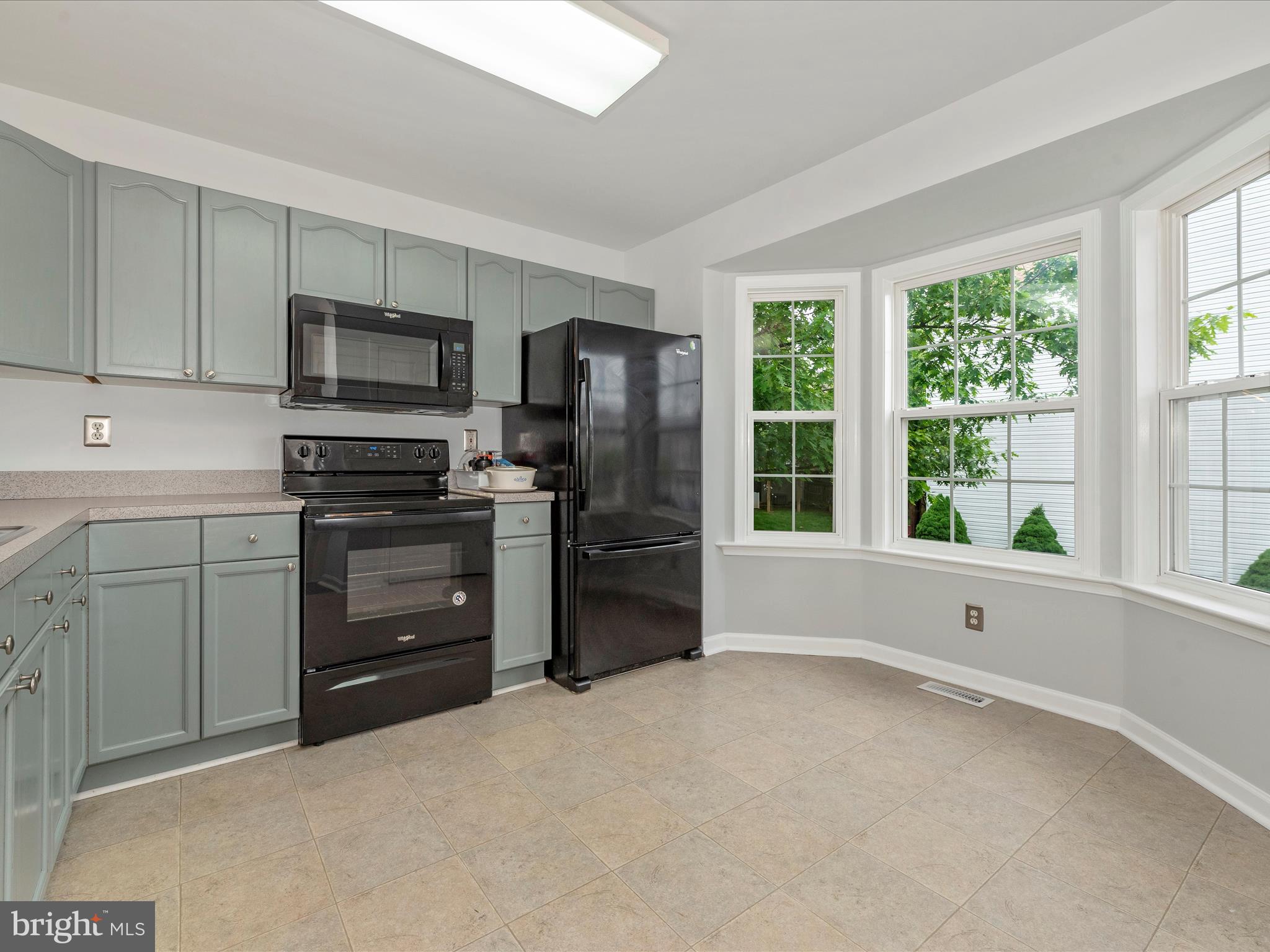 WHISPERING RIDGE - Residential