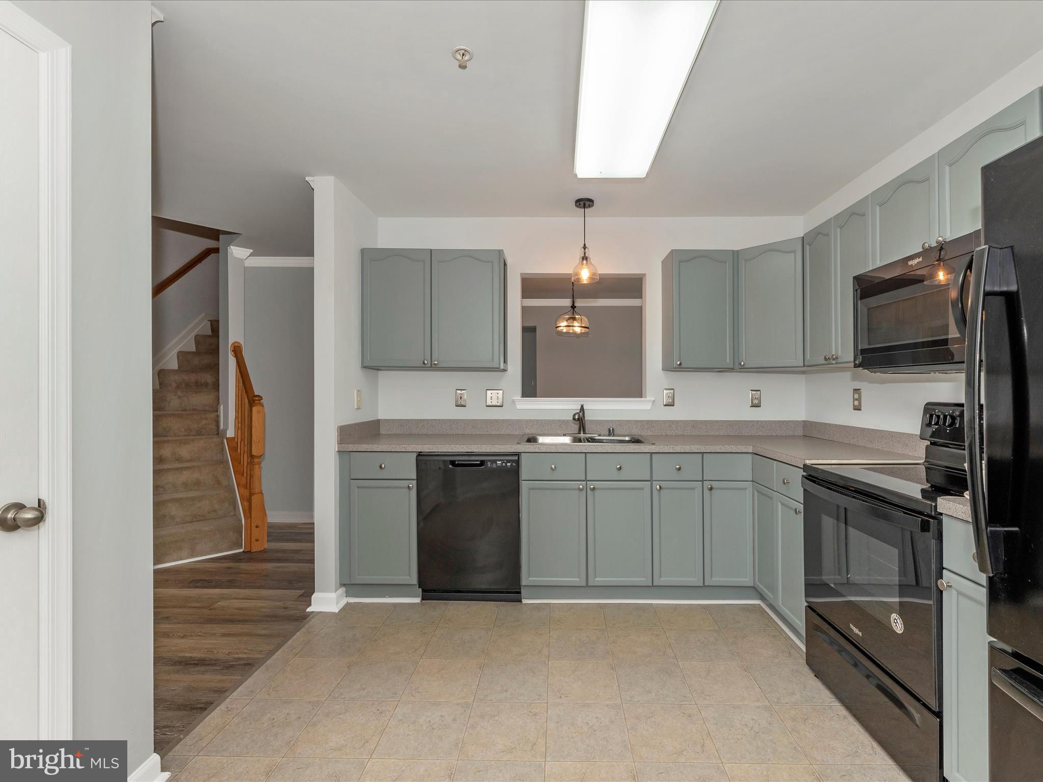 WHISPERING RIDGE - Residential