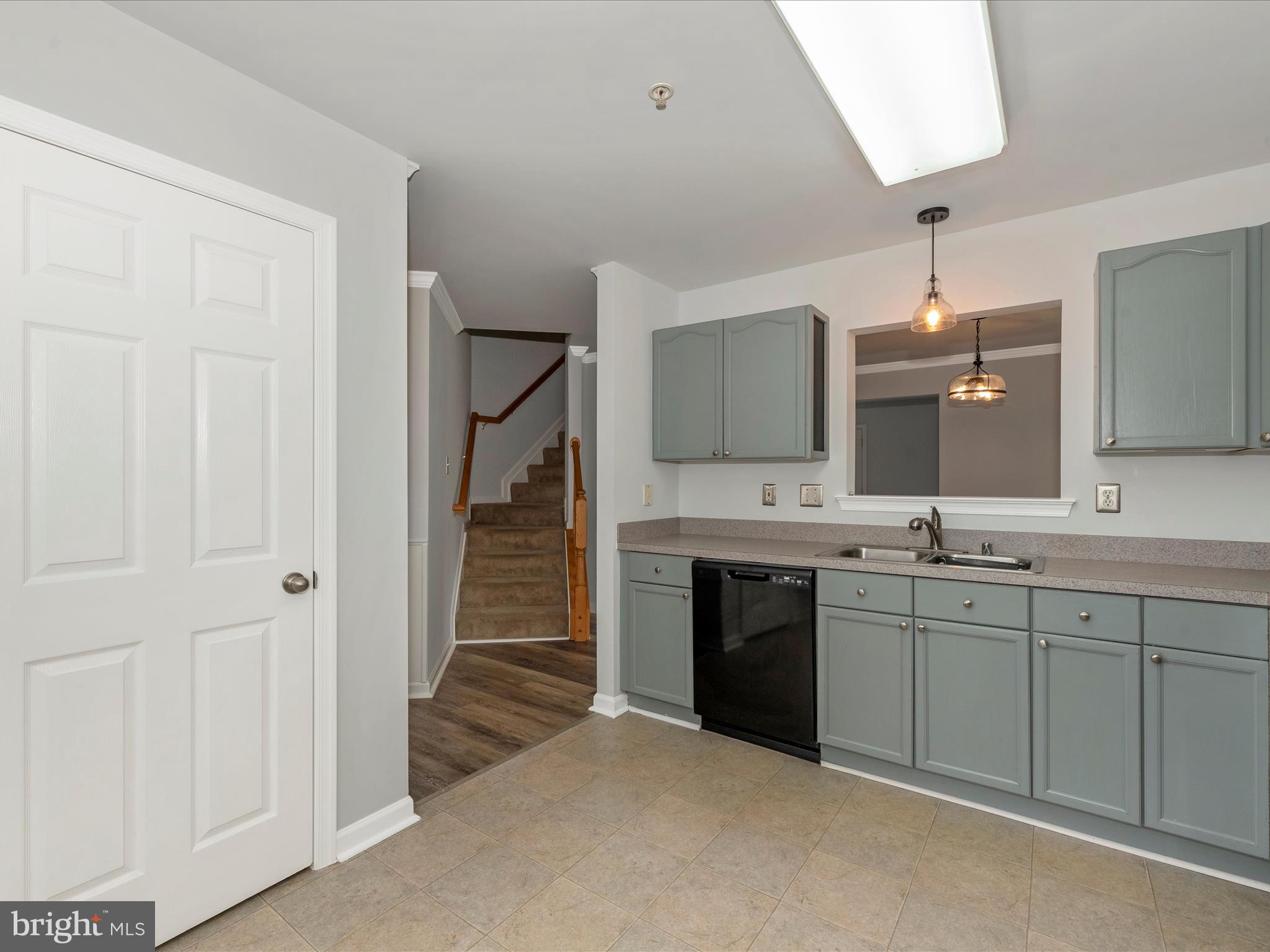 WHISPERING RIDGE - Residential