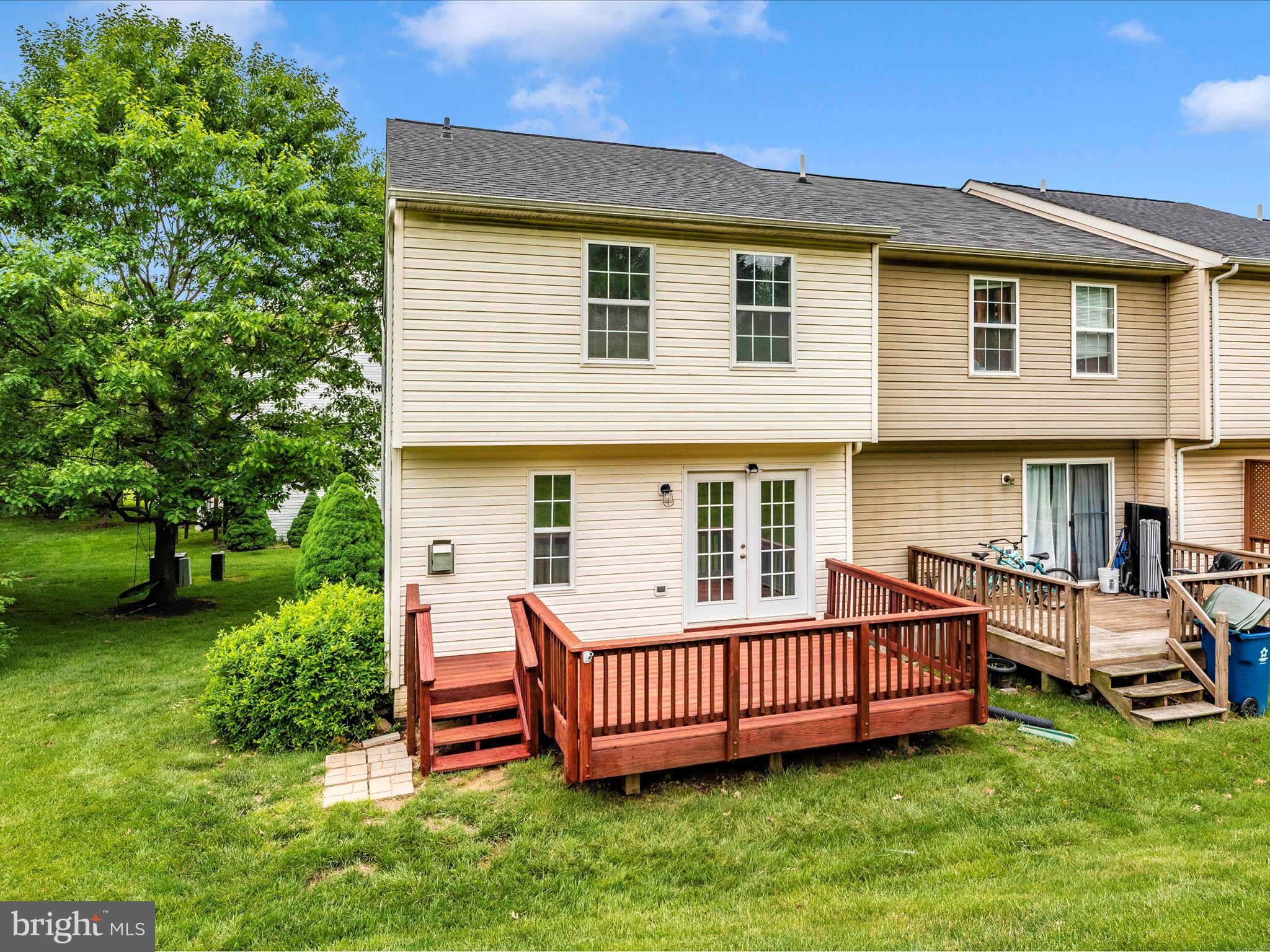 WHISPERING RIDGE - Residential