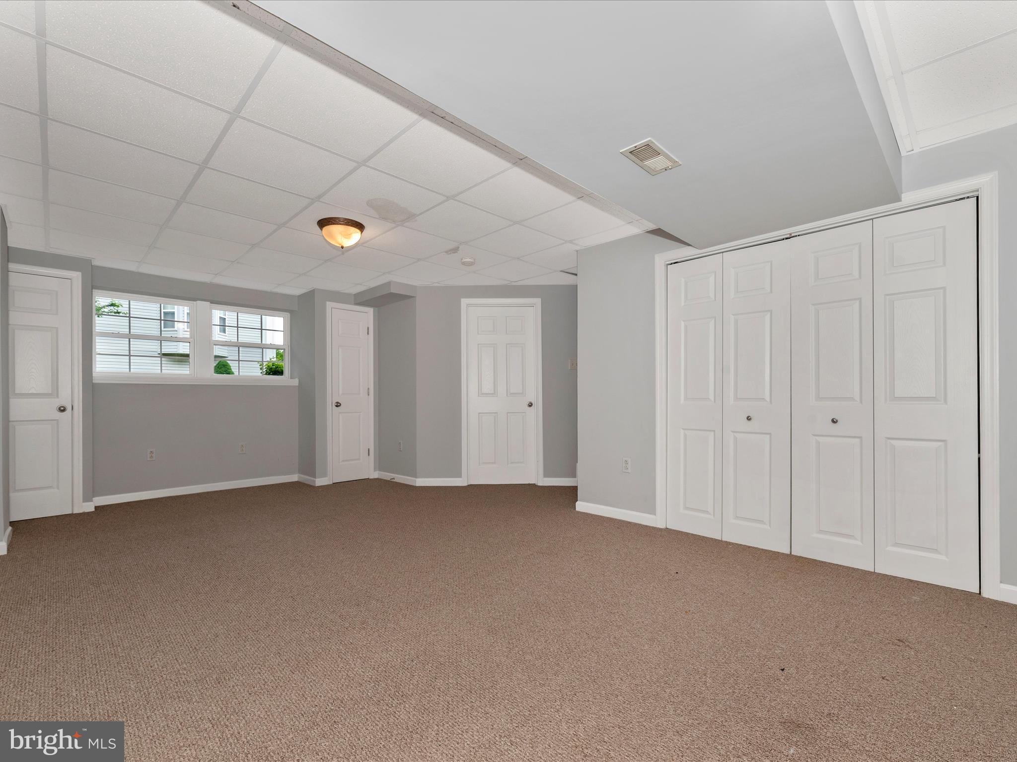 WHISPERING RIDGE - Residential