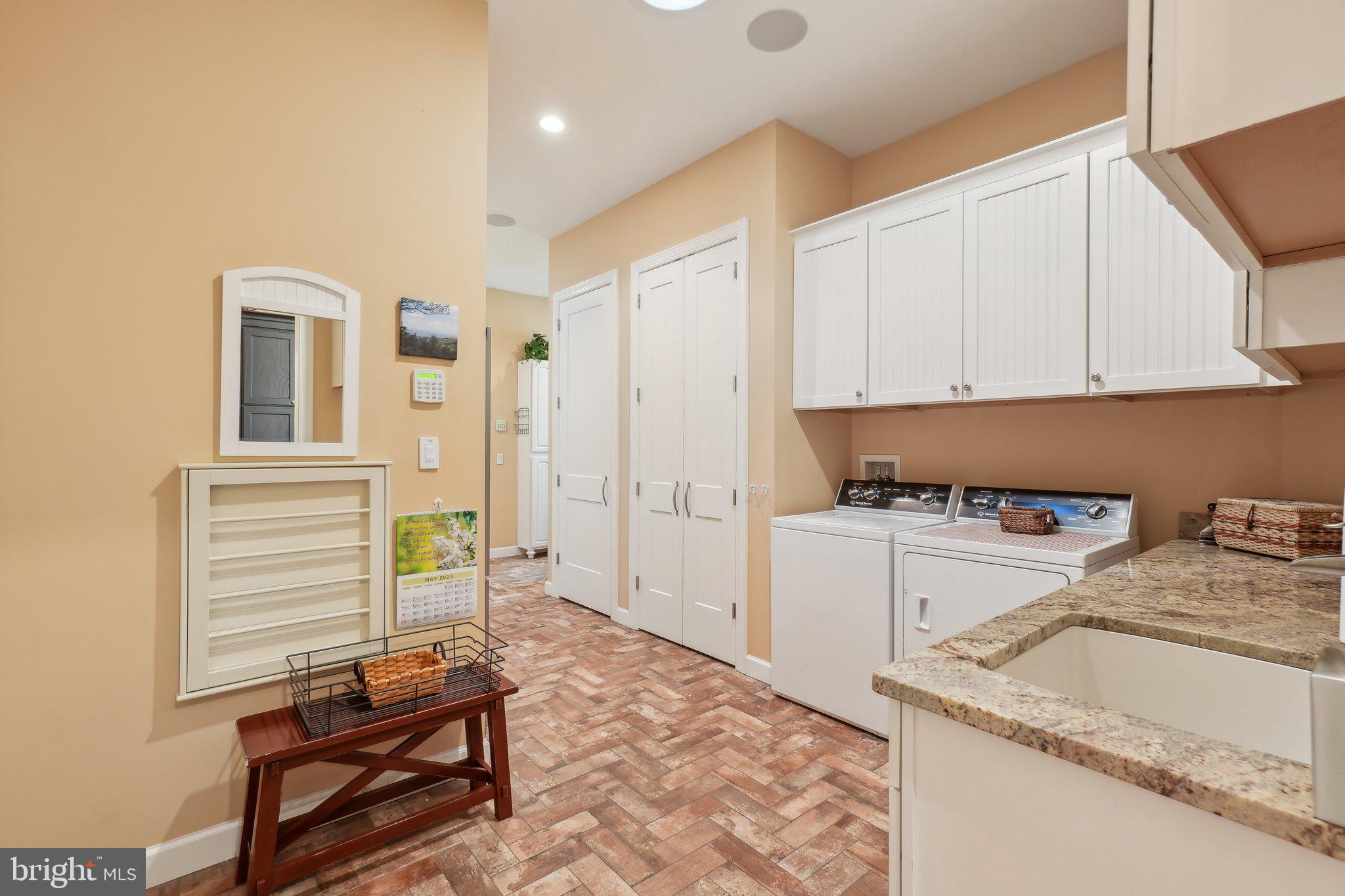 PARK MEADOWS - Residential