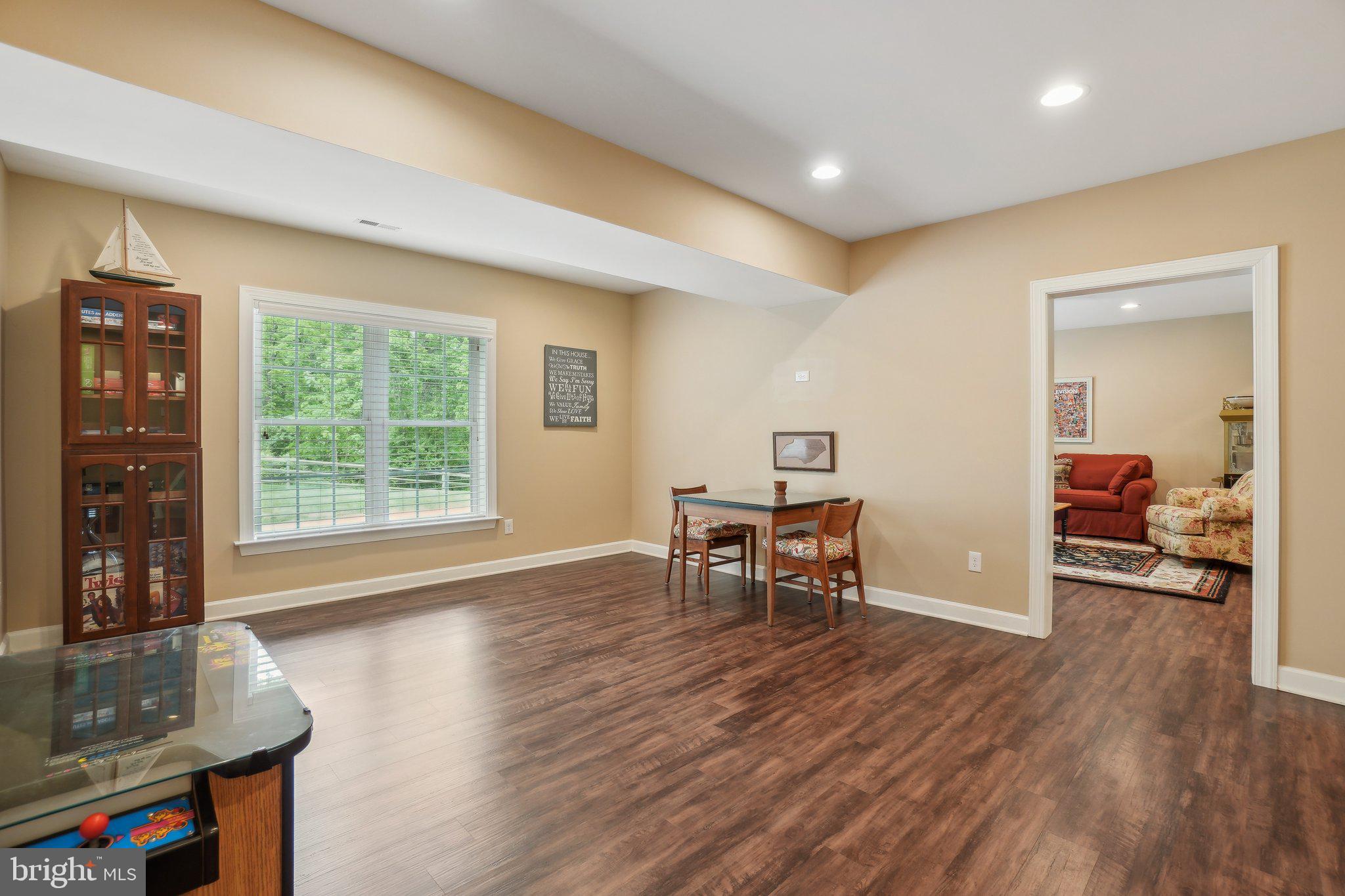 PARK MEADOWS - Residential