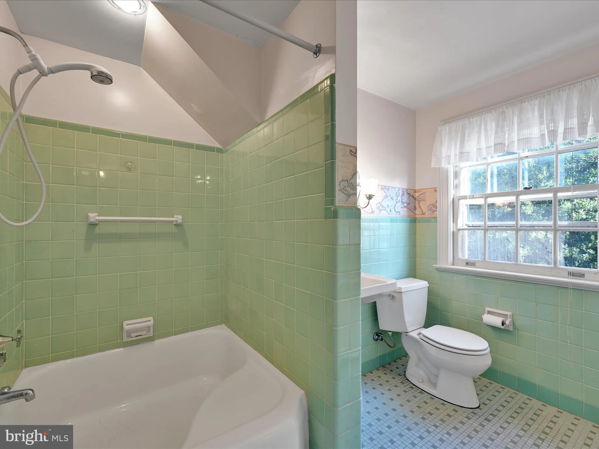 Lancaster, Pennsylvania 17603, United States, 3 Bedrooms Bedrooms, ,2 BathroomsBathrooms,Residential,Active,229761