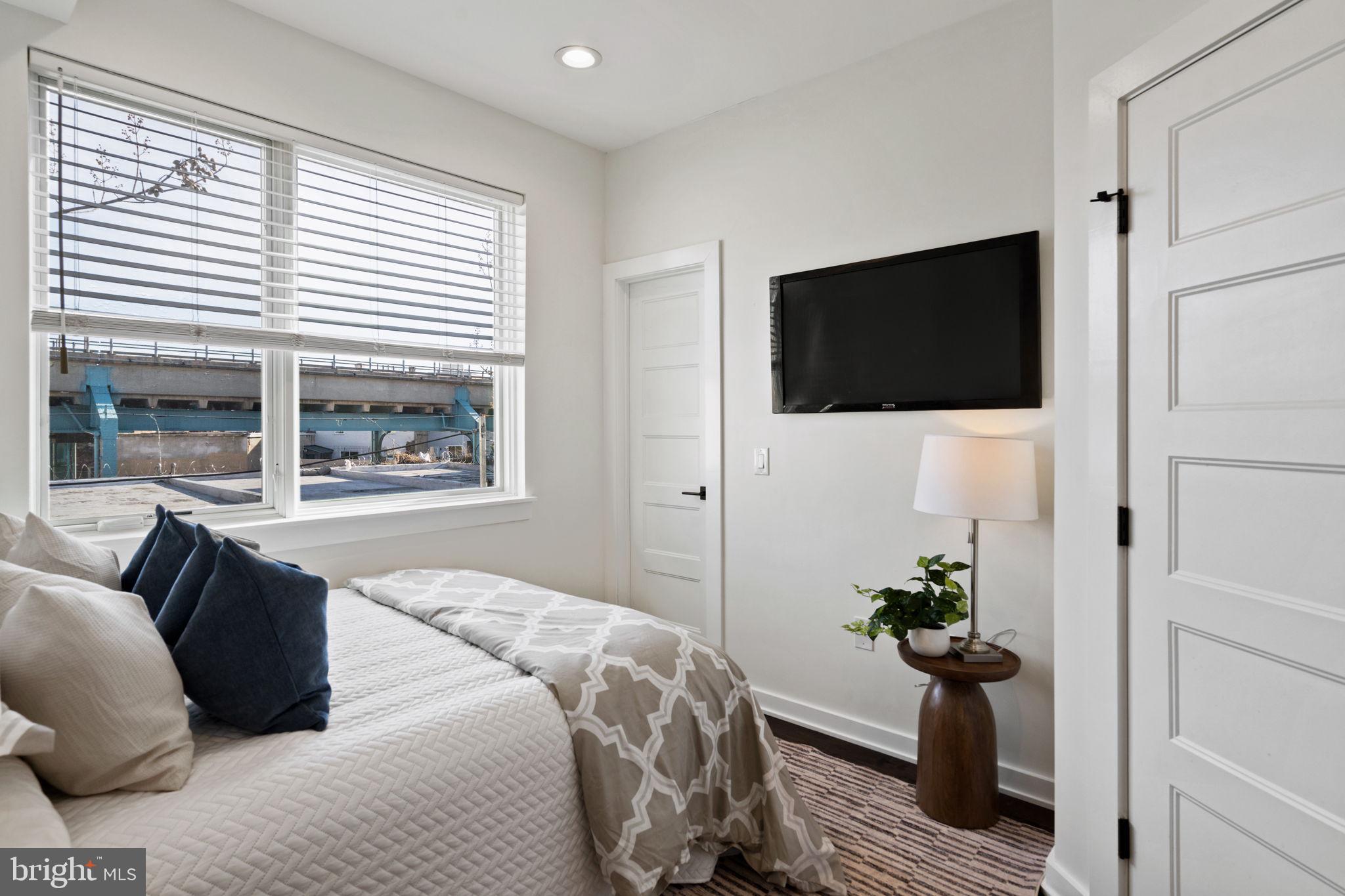 NORRIS SQUARE - Residential