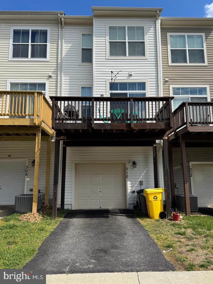 310 WHITE OAK WAY