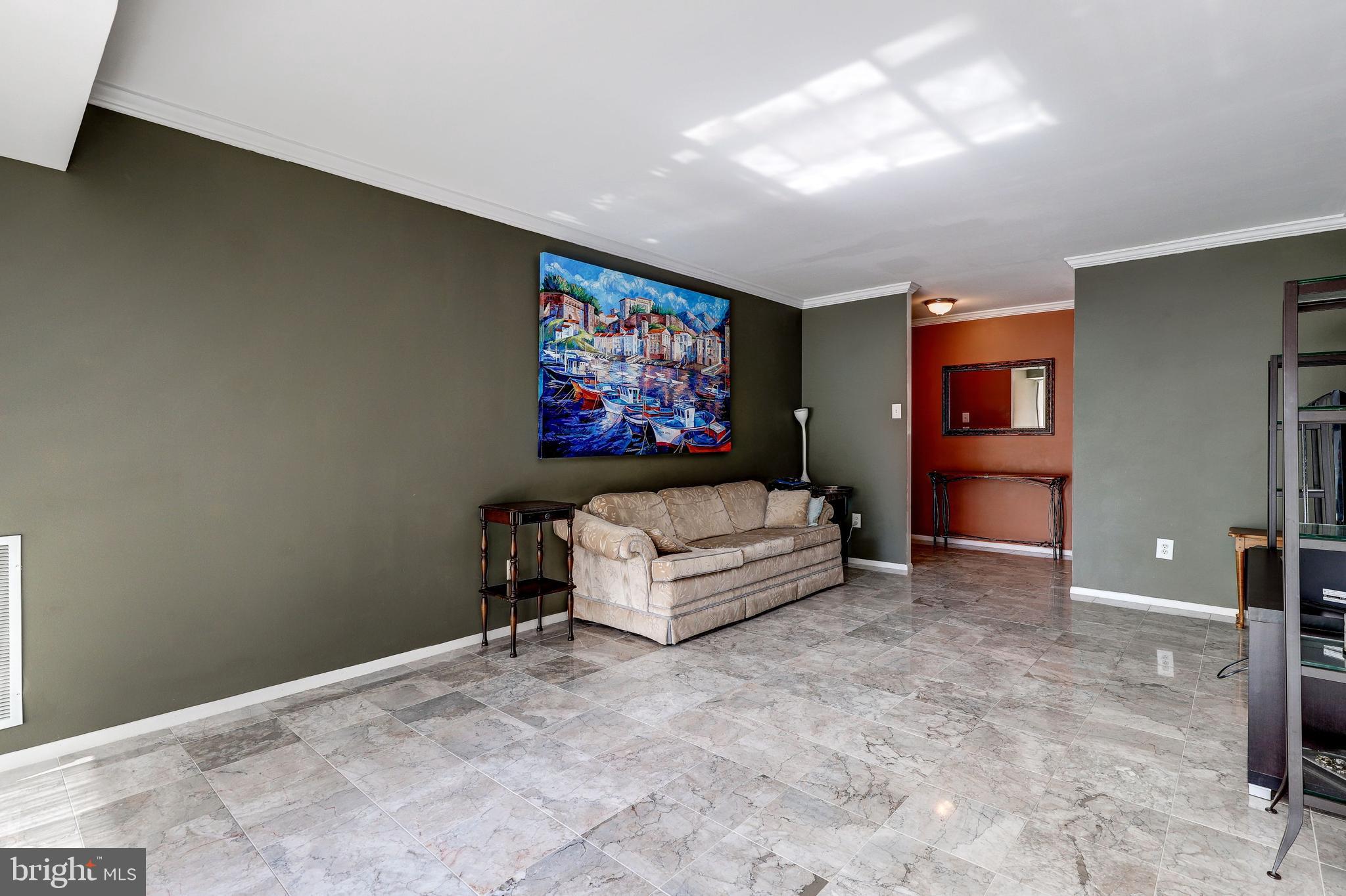 SOUTHGATE - Residential