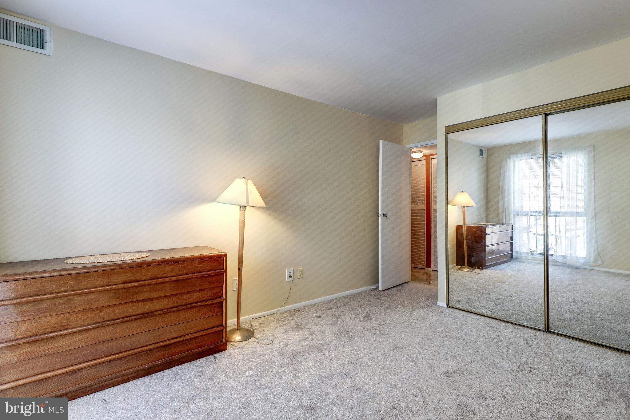 SOUTHGATE - Residential