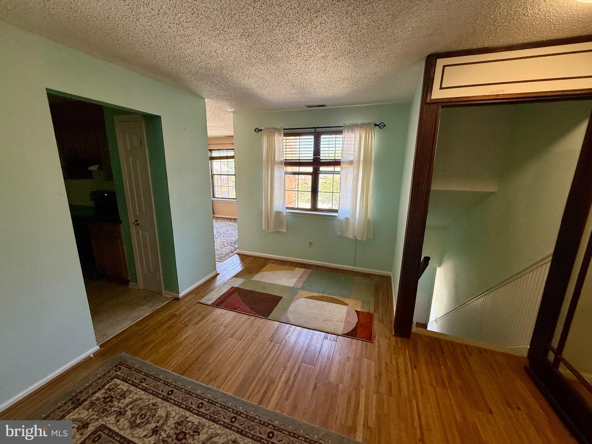 30 HOPKINSON COURT 164