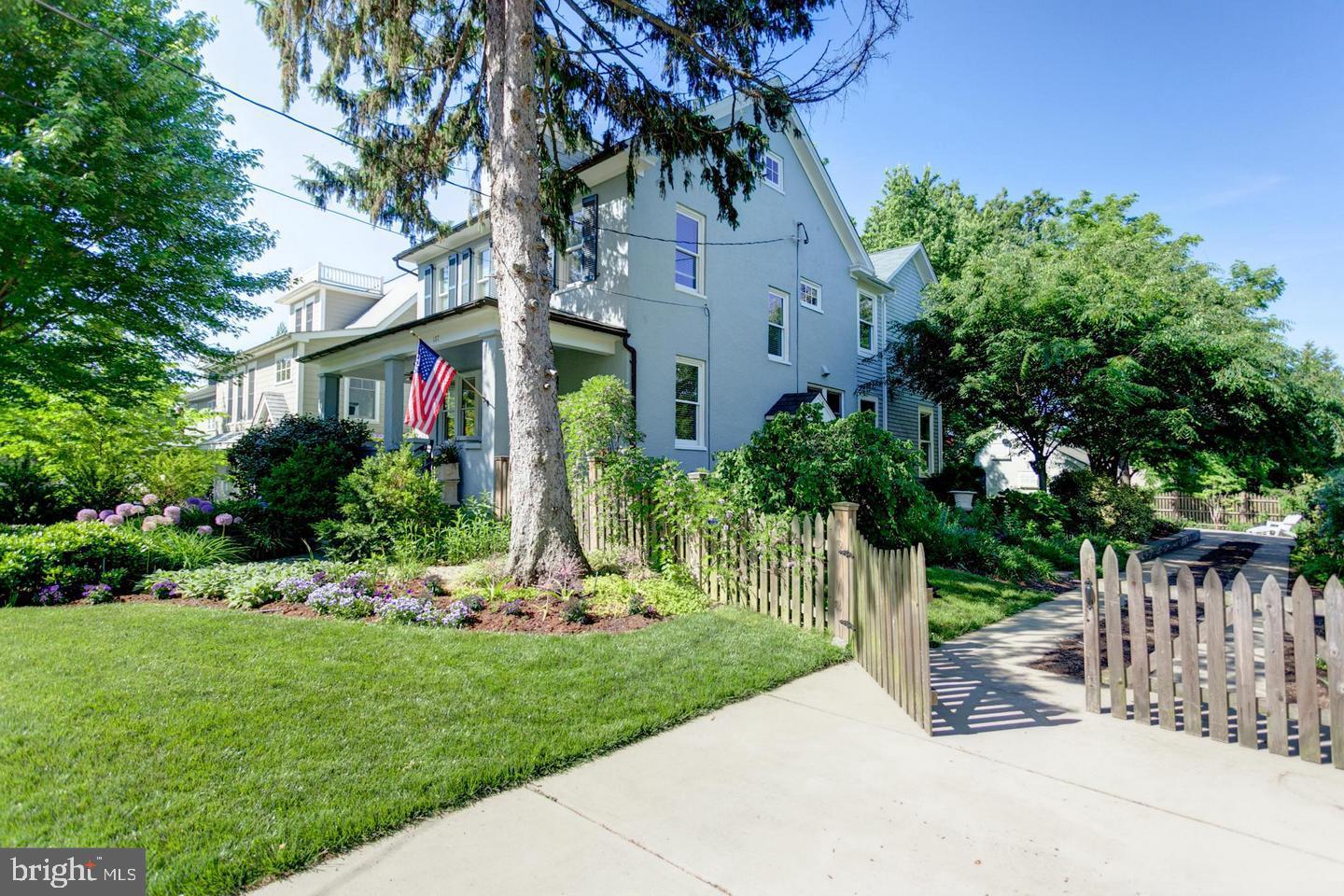 137 MONTICELLO AVENUE