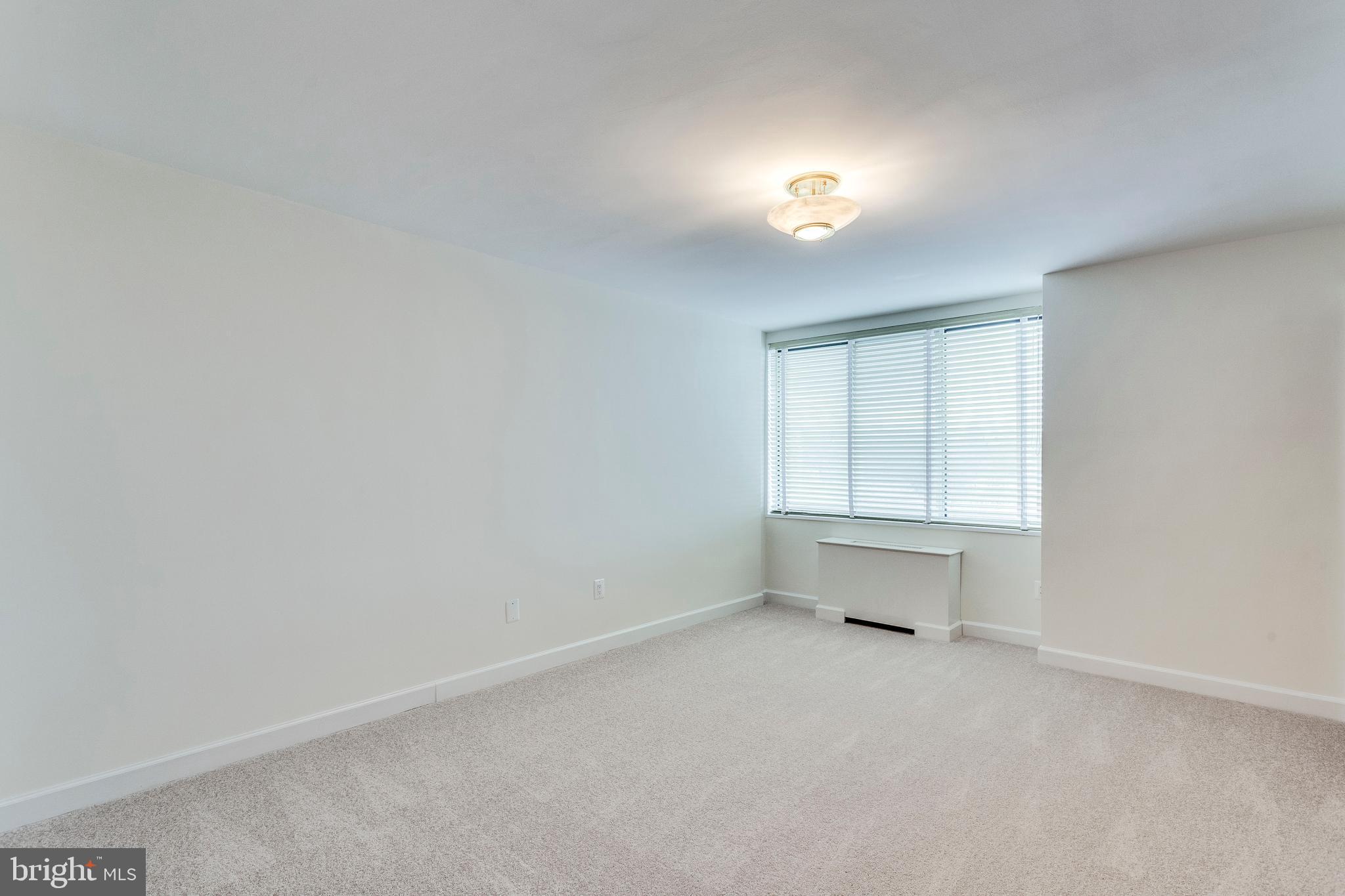 RIVER TOWERS - Residential Lease