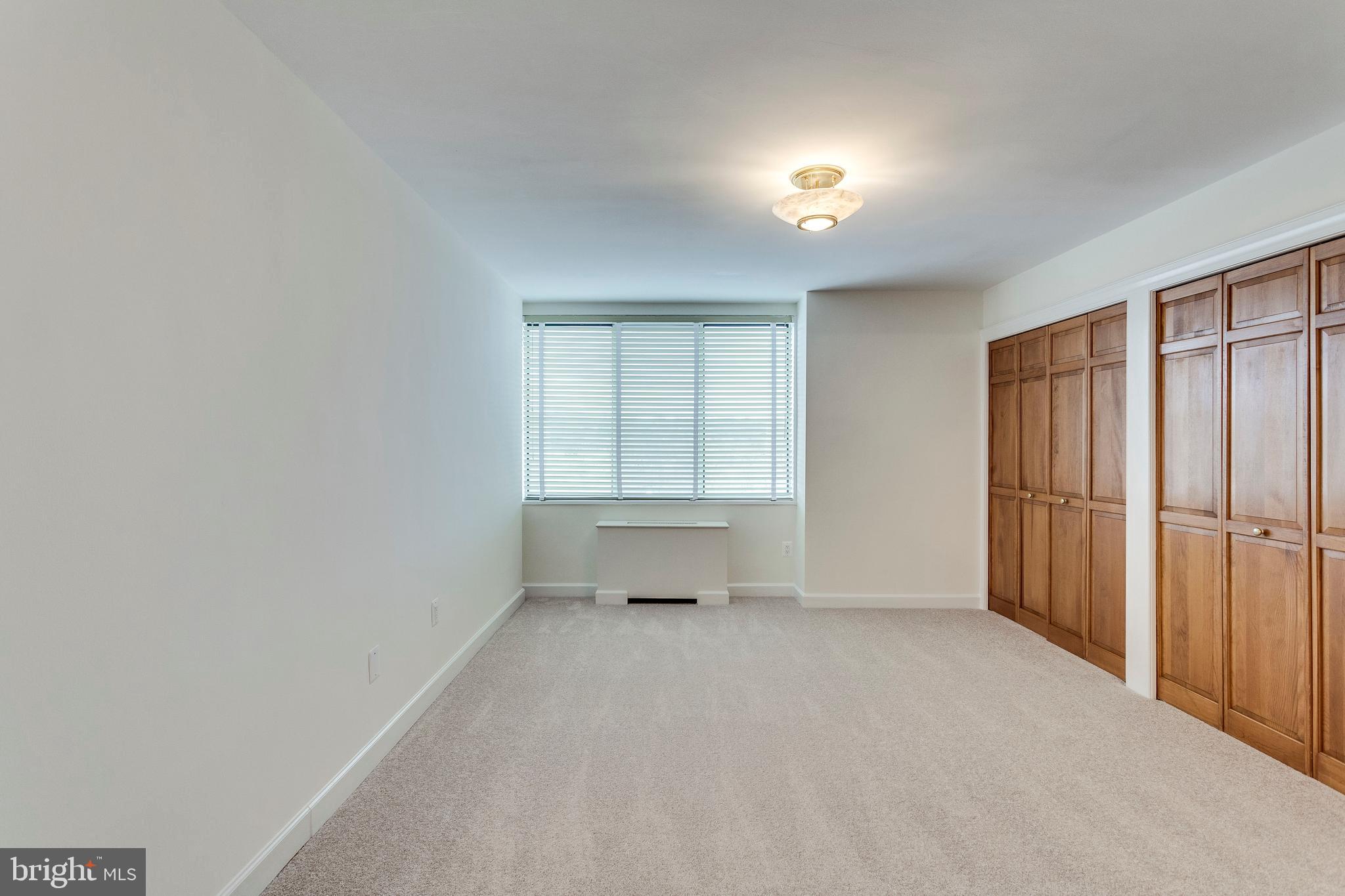 RIVER TOWERS - Residential Lease