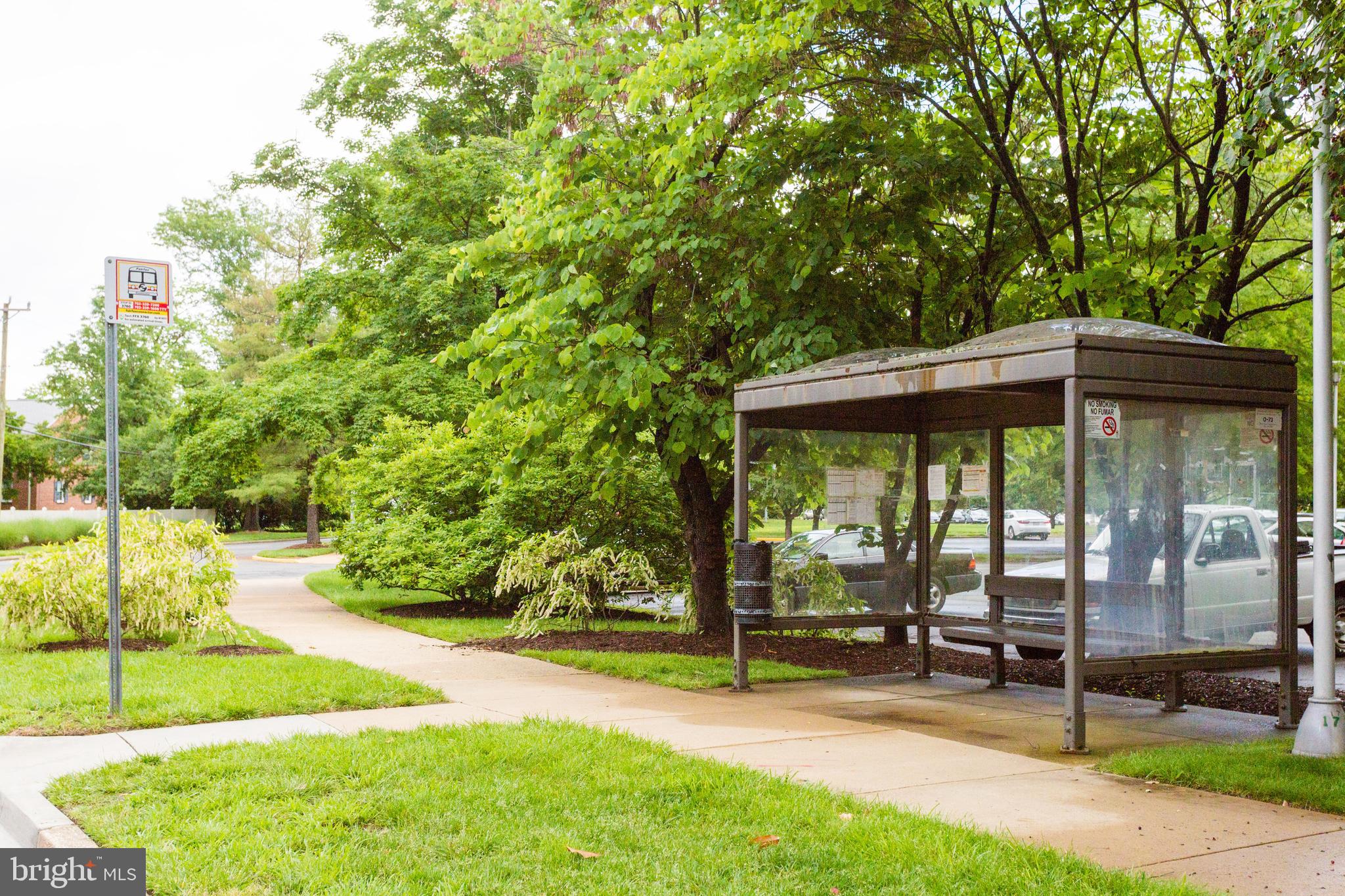 RIVER TOWERS - Residential Lease