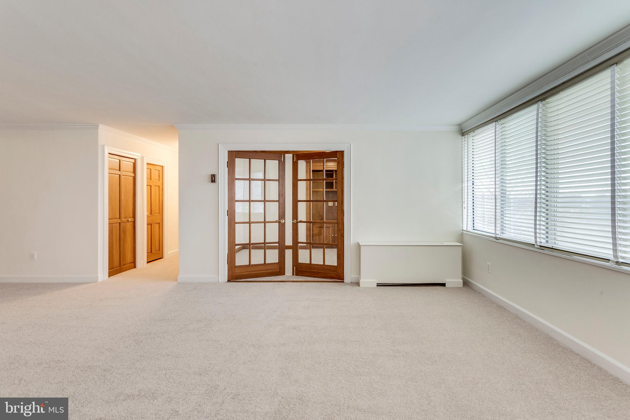 RIVER TOWERS - Residential Lease