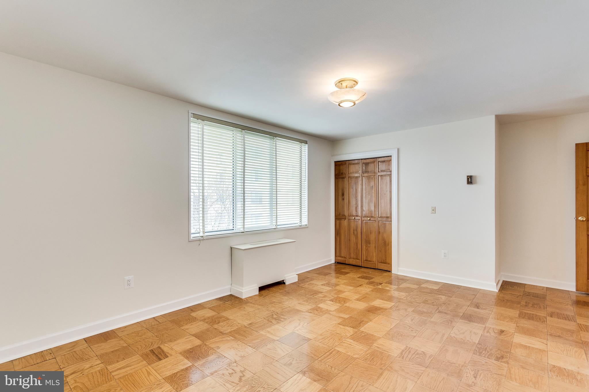 RIVER TOWERS - Residential Lease